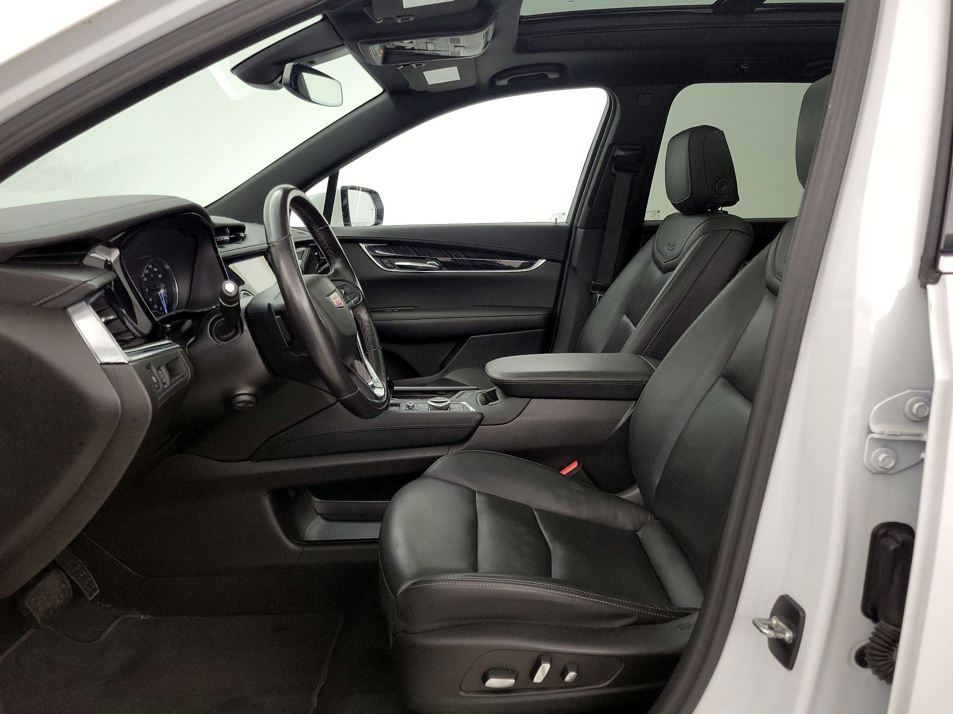 Thumbnail: 2022 Cadillac XT6 - 11