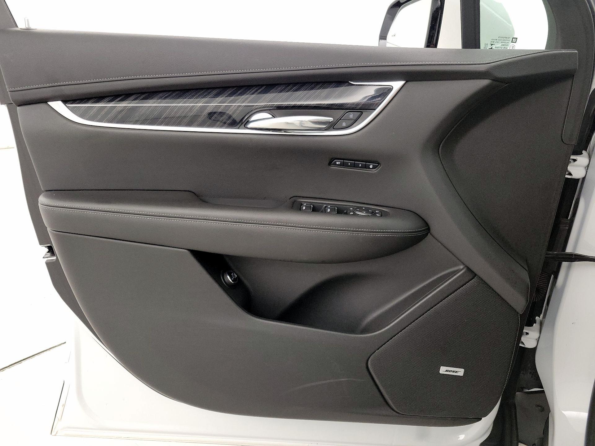 Thumbnail: 2022 Cadillac XT6 - 12