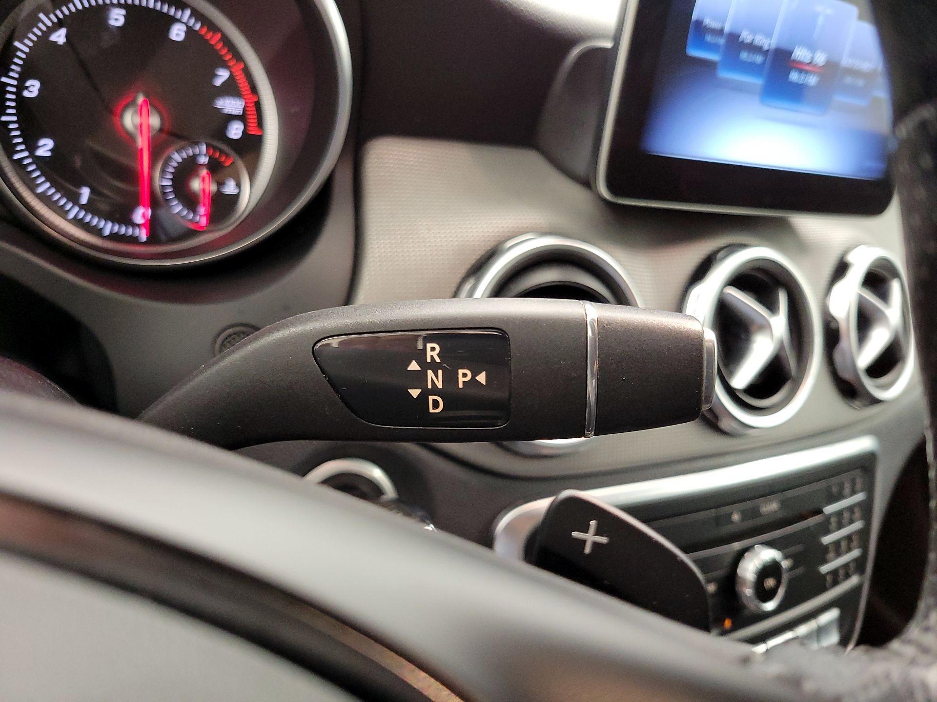 Thumbnail: 2020 Mercedes-Benz GLA - 17