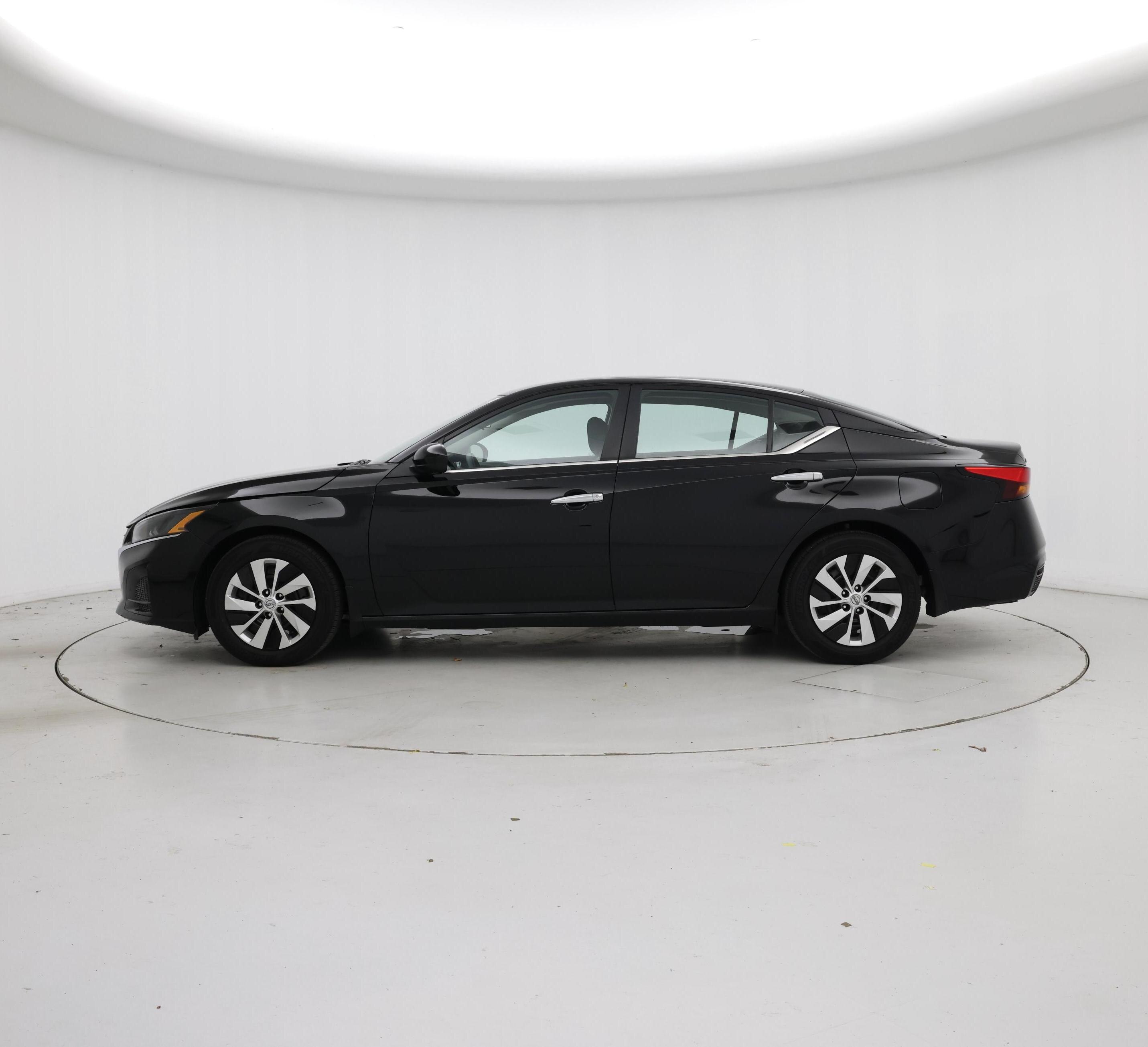 Thumbnail: 2023 Nissan Altima - 3