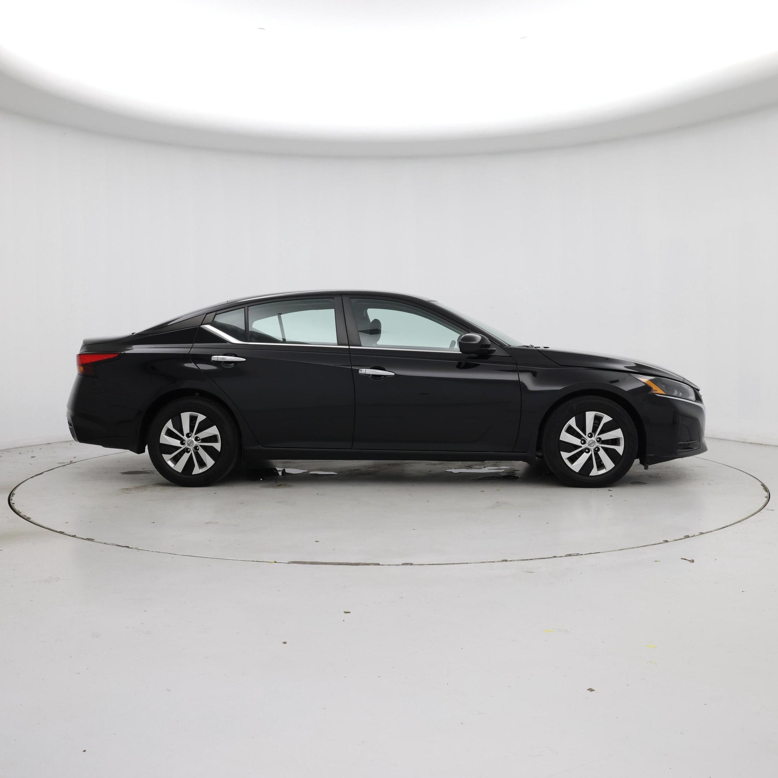 Thumbnail: 2023 Nissan Altima - 7