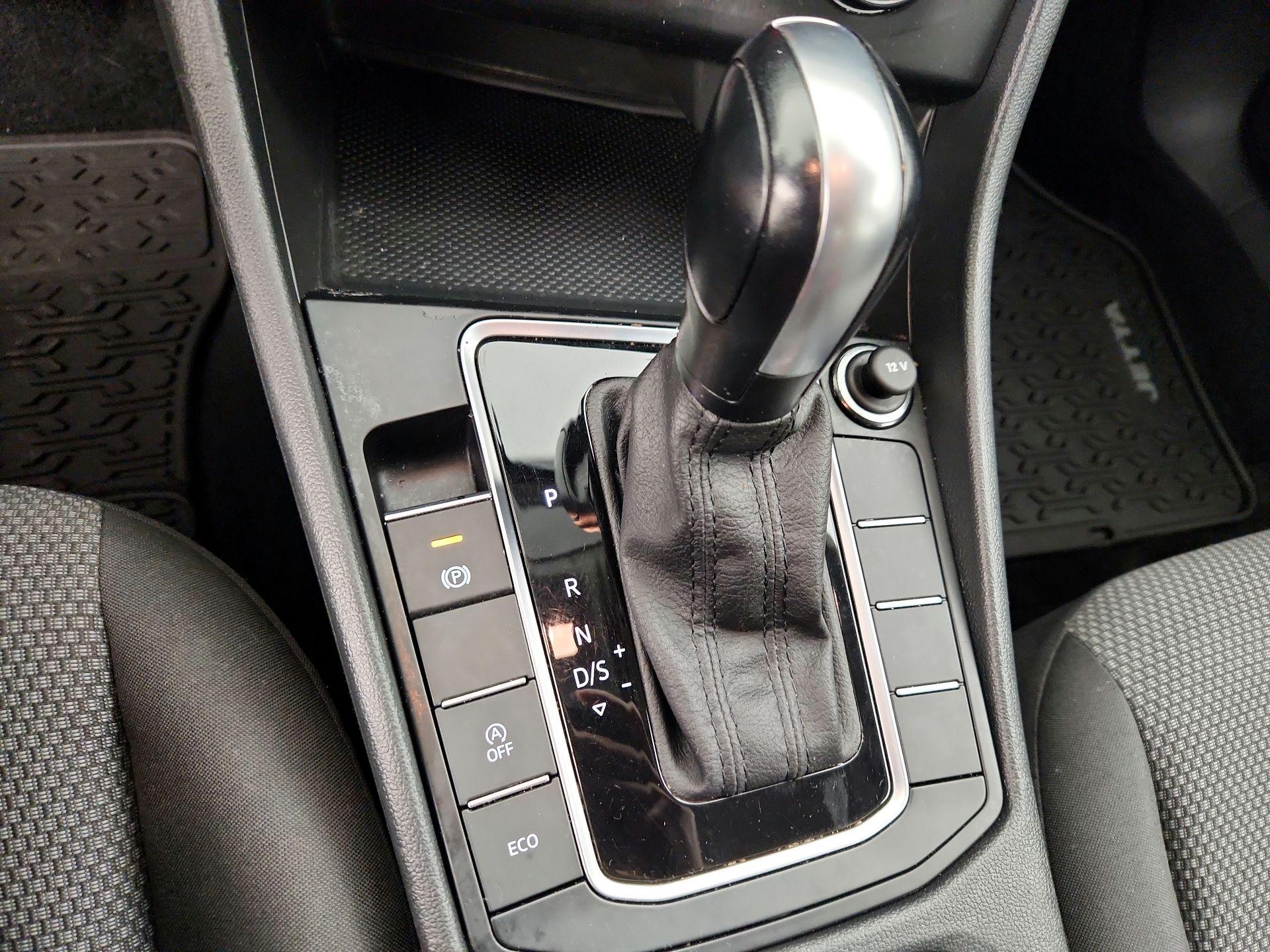 Thumbnail: 2021 Volkswagen Jetta - 17