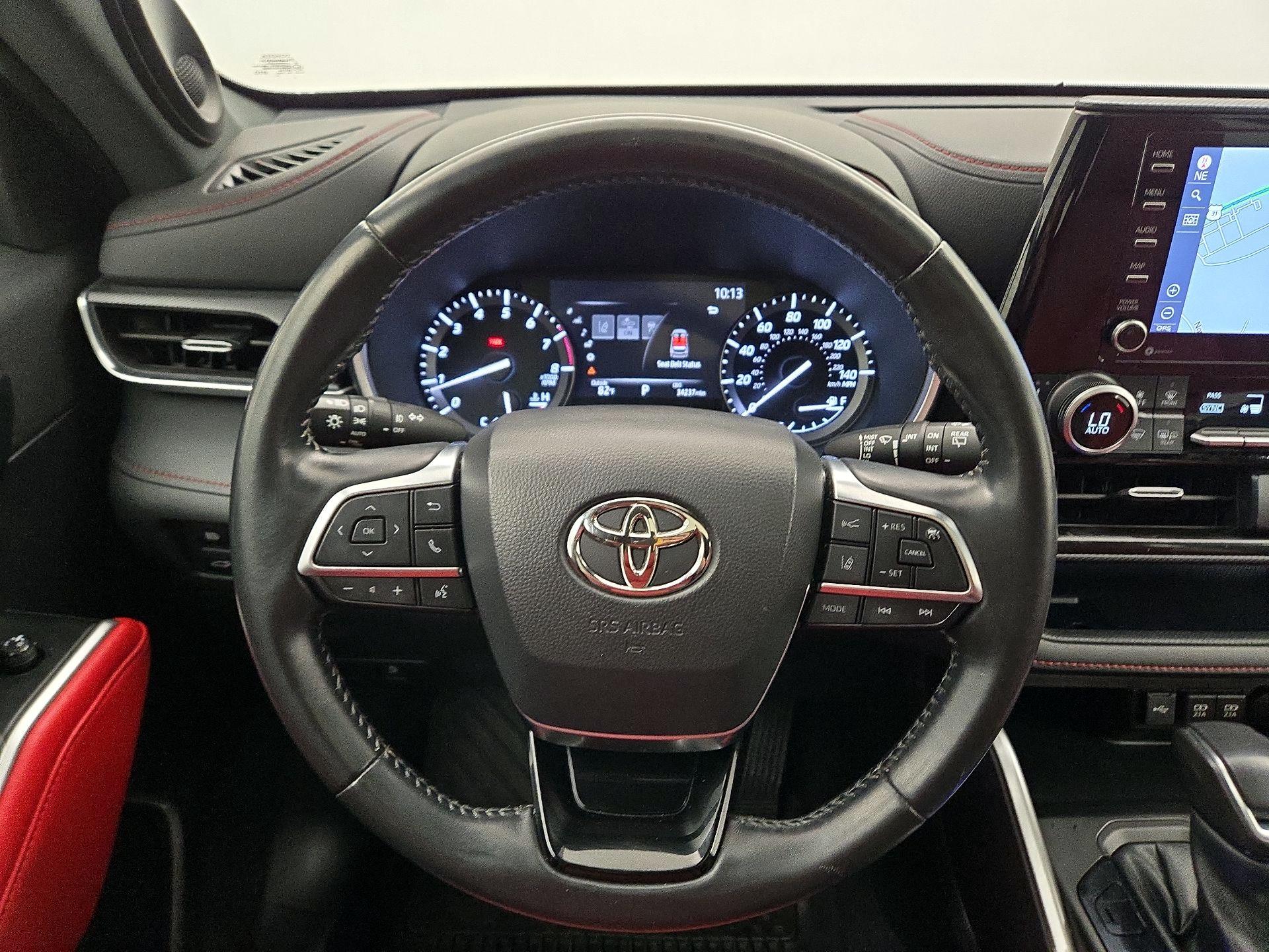 Thumbnail: 2021 Toyota Highlander - 10