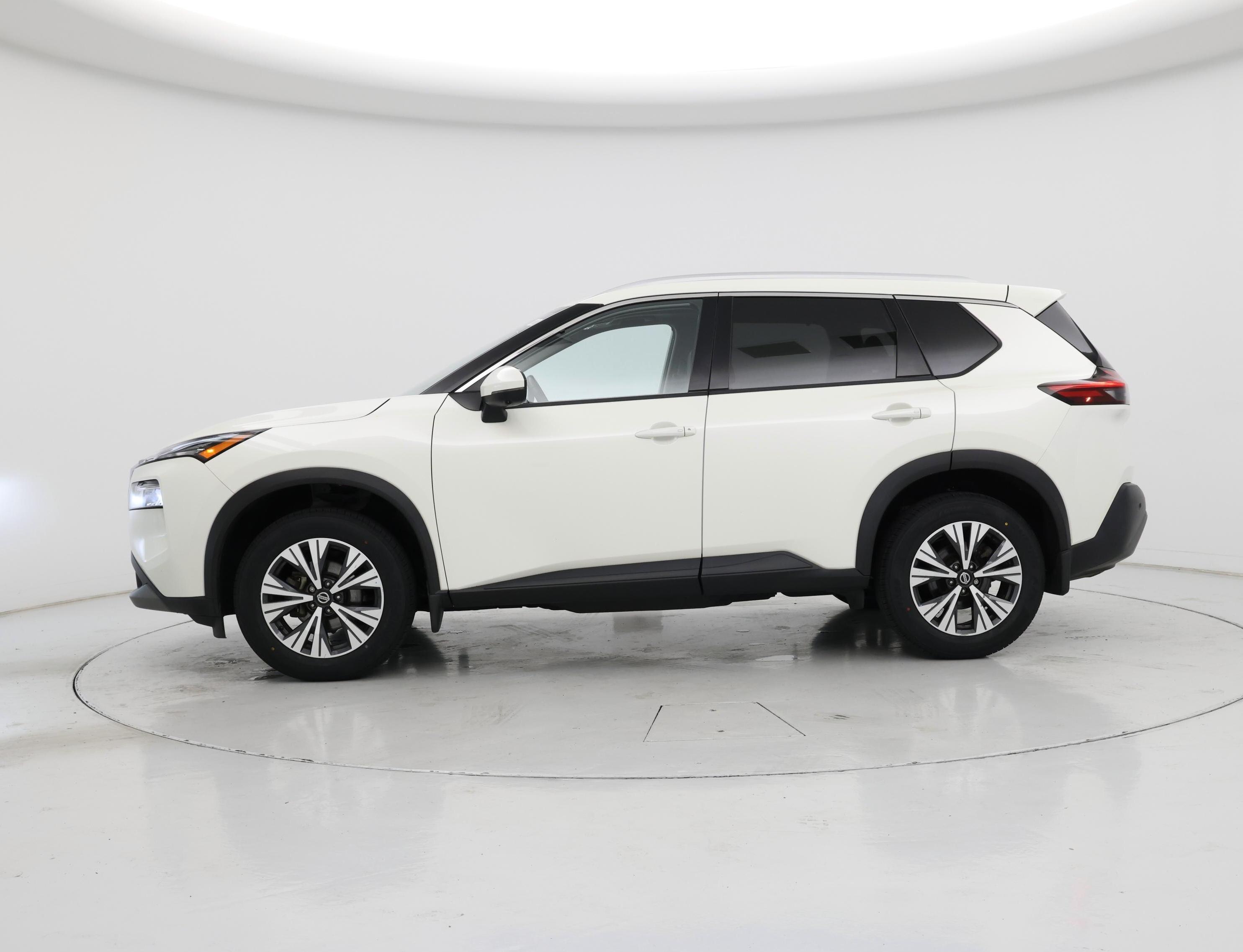 Thumbnail: 2021 Nissan Rogue - 3