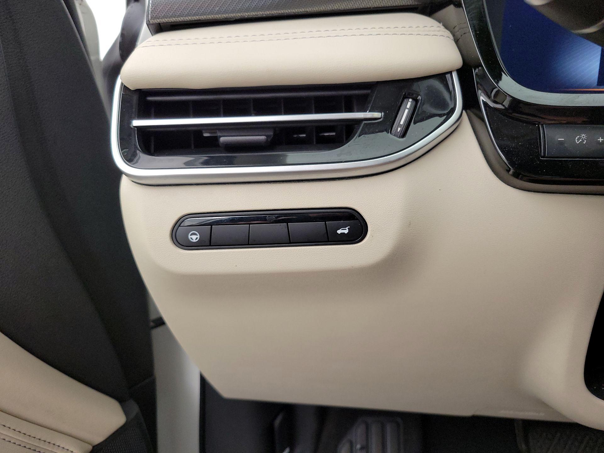 Thumbnail: 2023 INFINITI QX60 - 13