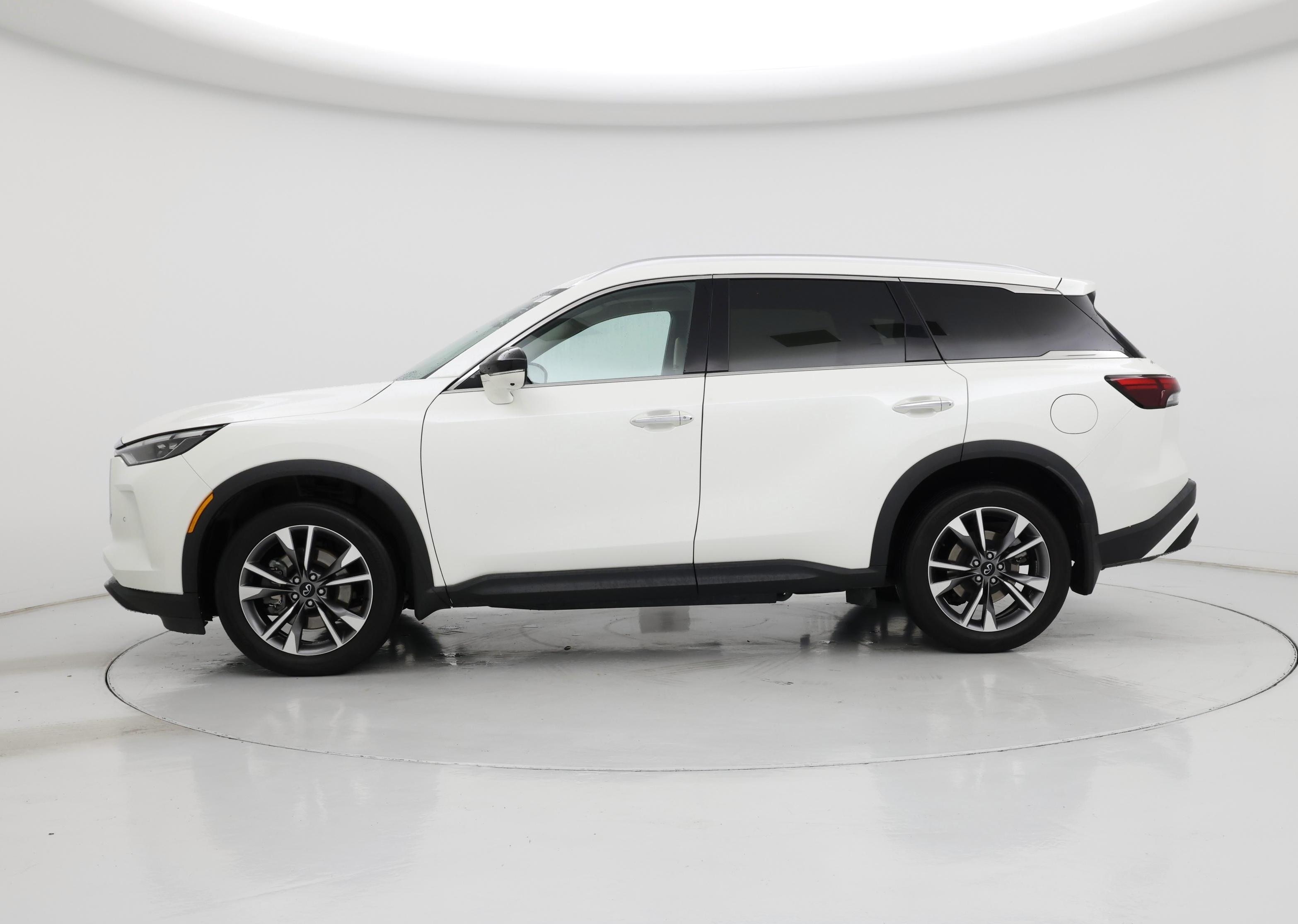 Thumbnail: 2023 INFINITI QX60 - 3