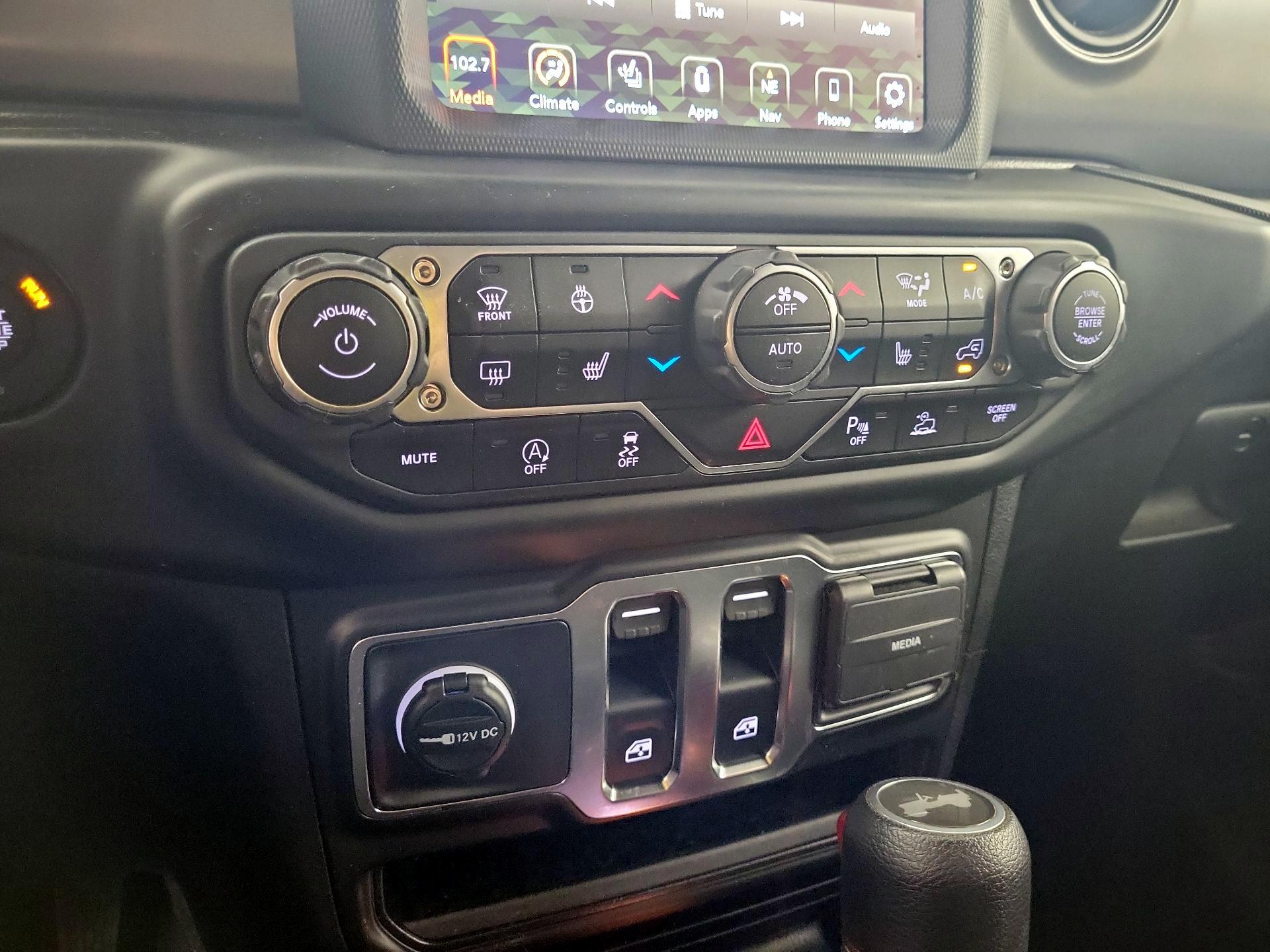 Thumbnail: 2021 Jeep Wrangler - 17