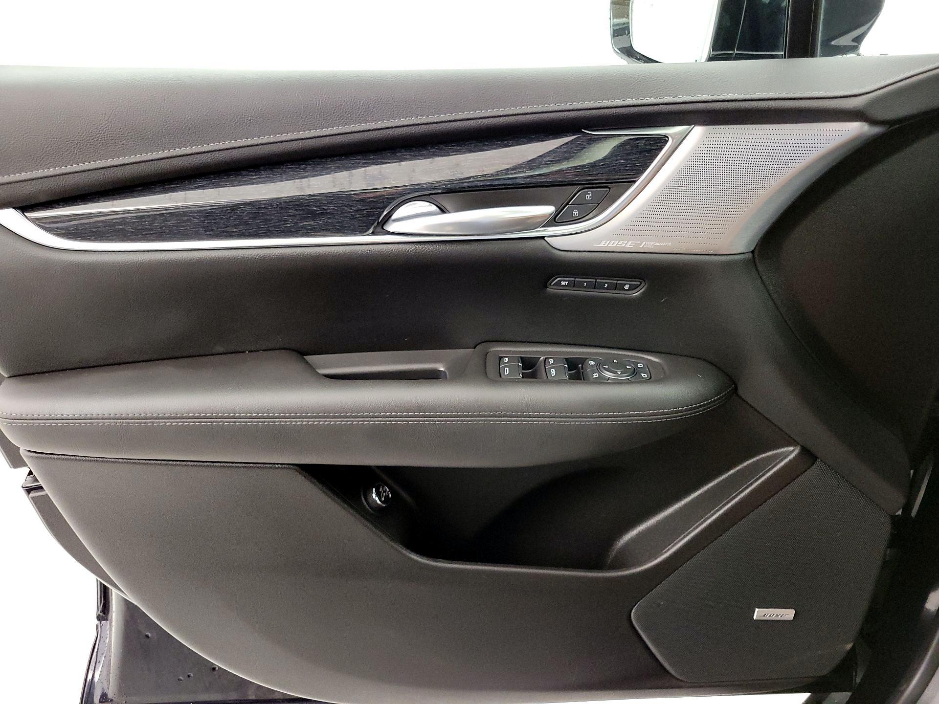 Thumbnail: 2022 Cadillac XT5 - 12