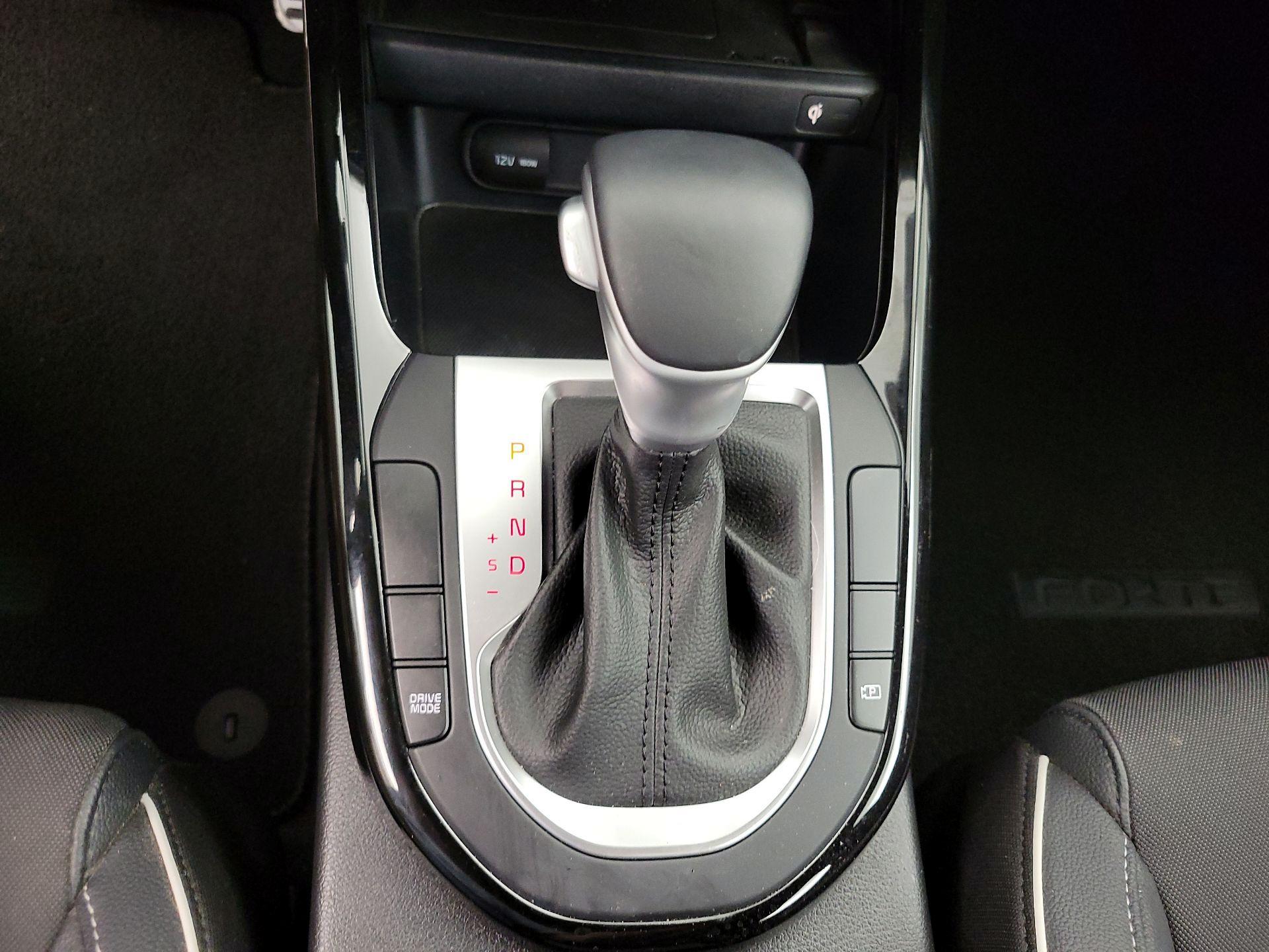 Thumbnail: 2022 Kia Forte - 18