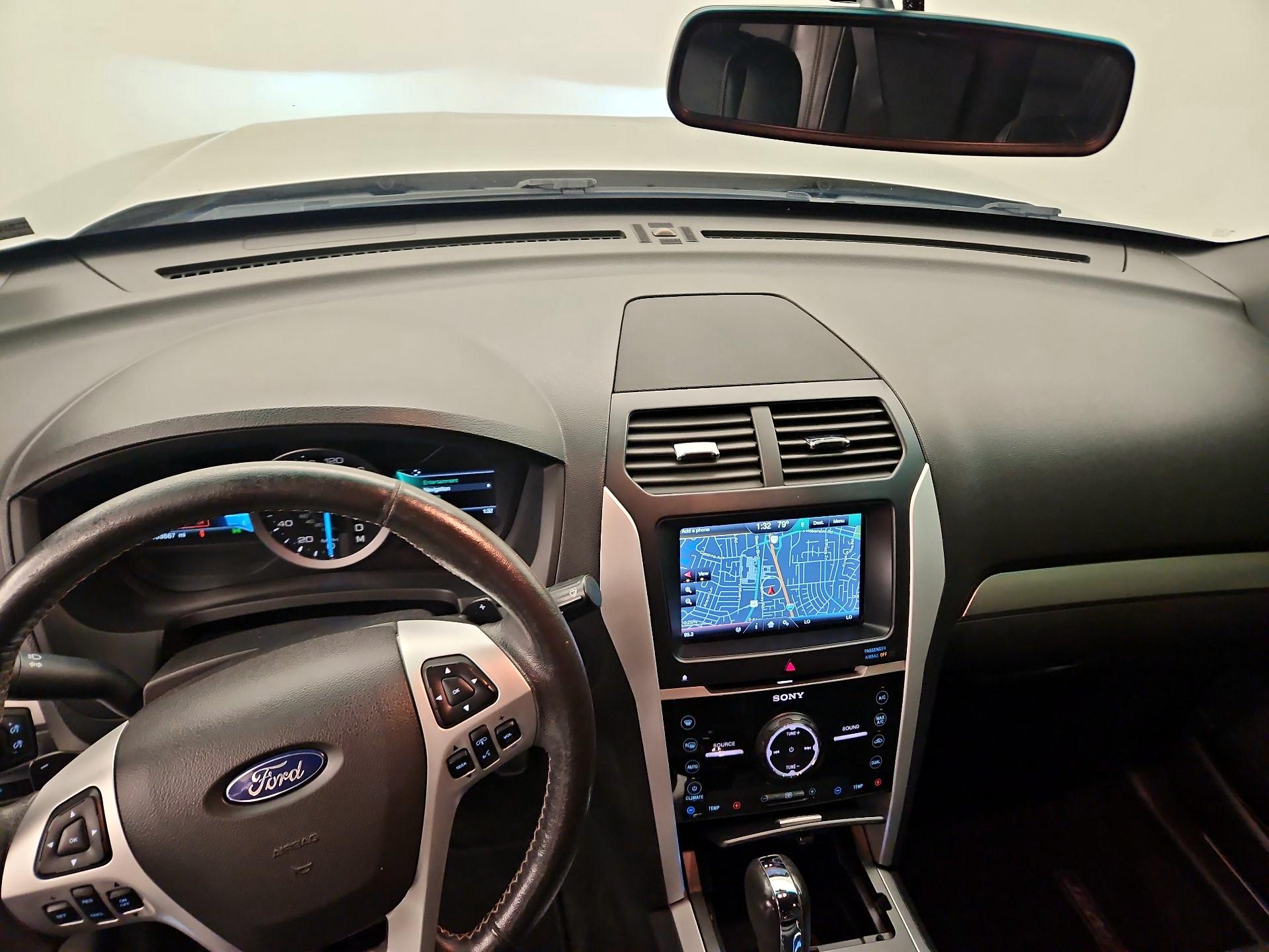 Thumbnail: 2015 Ford Explorer - 9