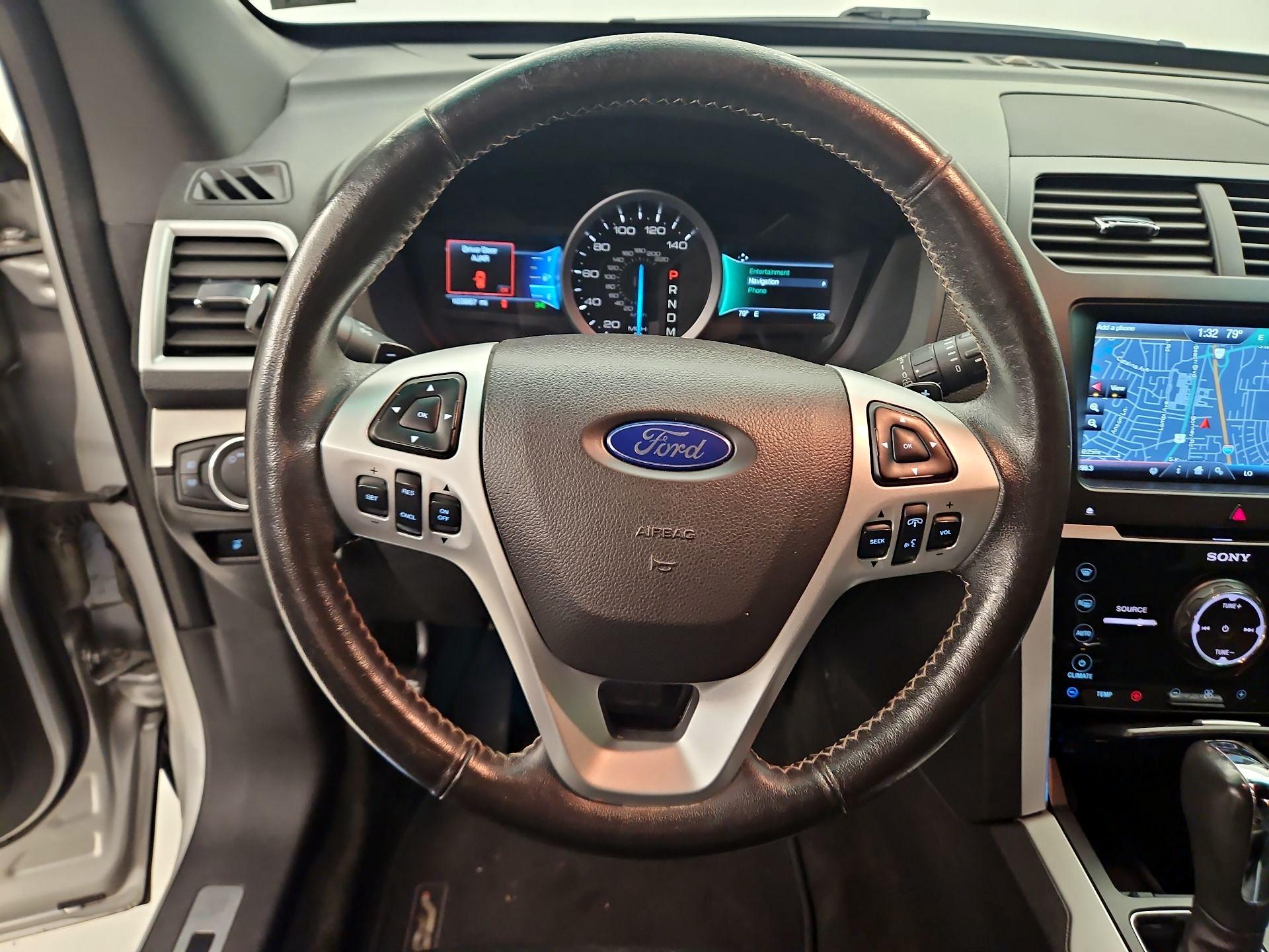 Thumbnail: 2015 Ford Explorer - 10