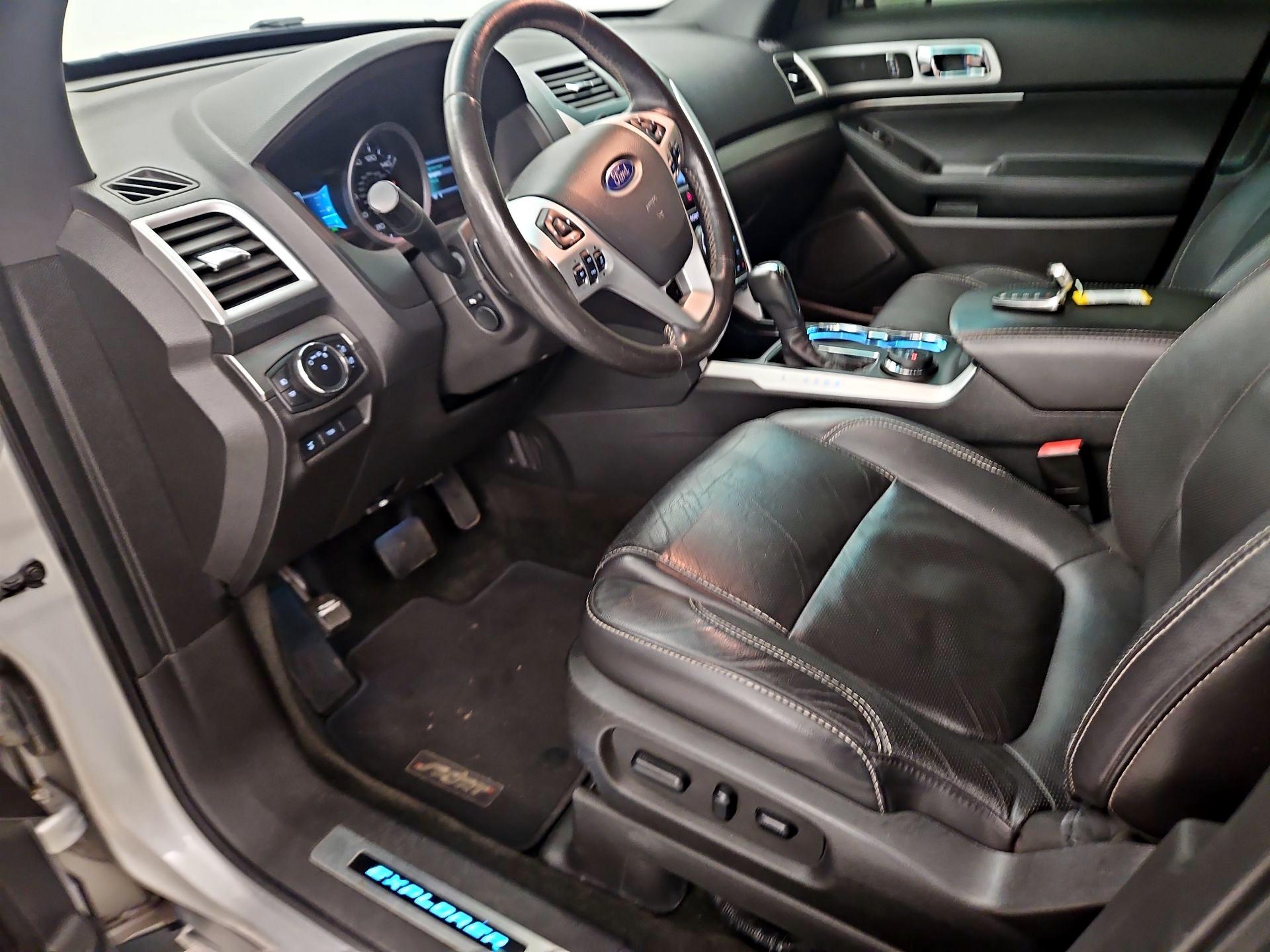 Thumbnail: 2015 Ford Explorer - 11