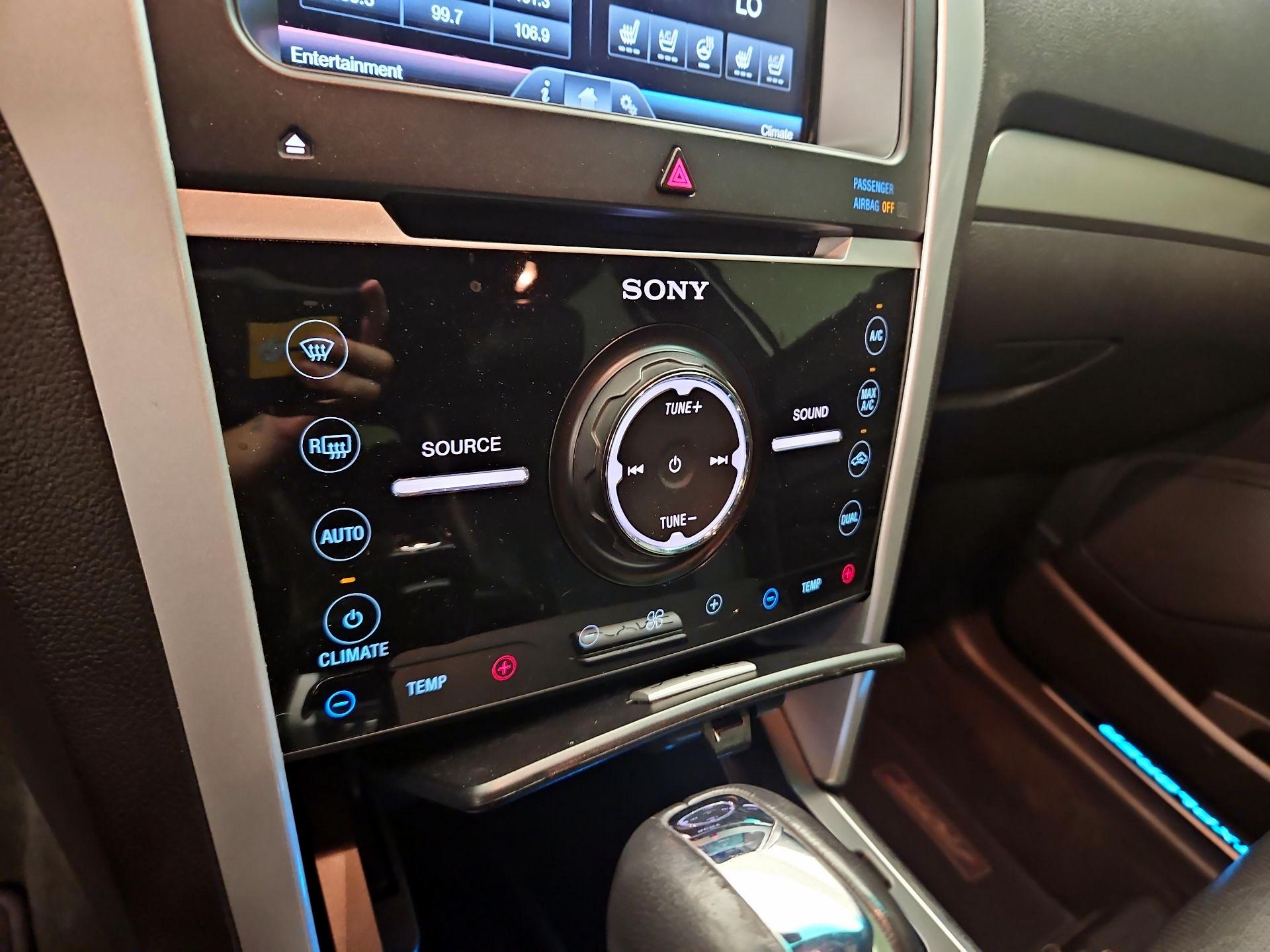 Thumbnail: 2015 Ford Explorer - 17