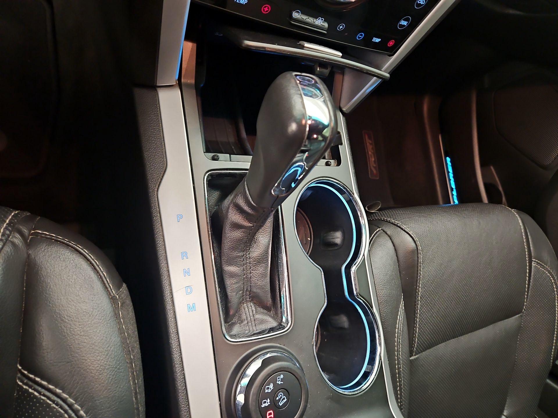 Thumbnail: 2015 Ford Explorer - 18
