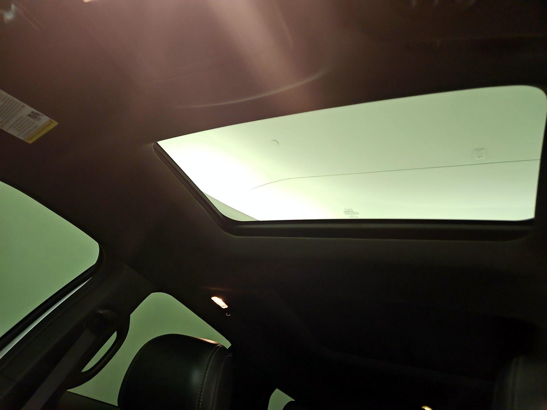 Thumbnail: 2015 Ford Explorer - 20
