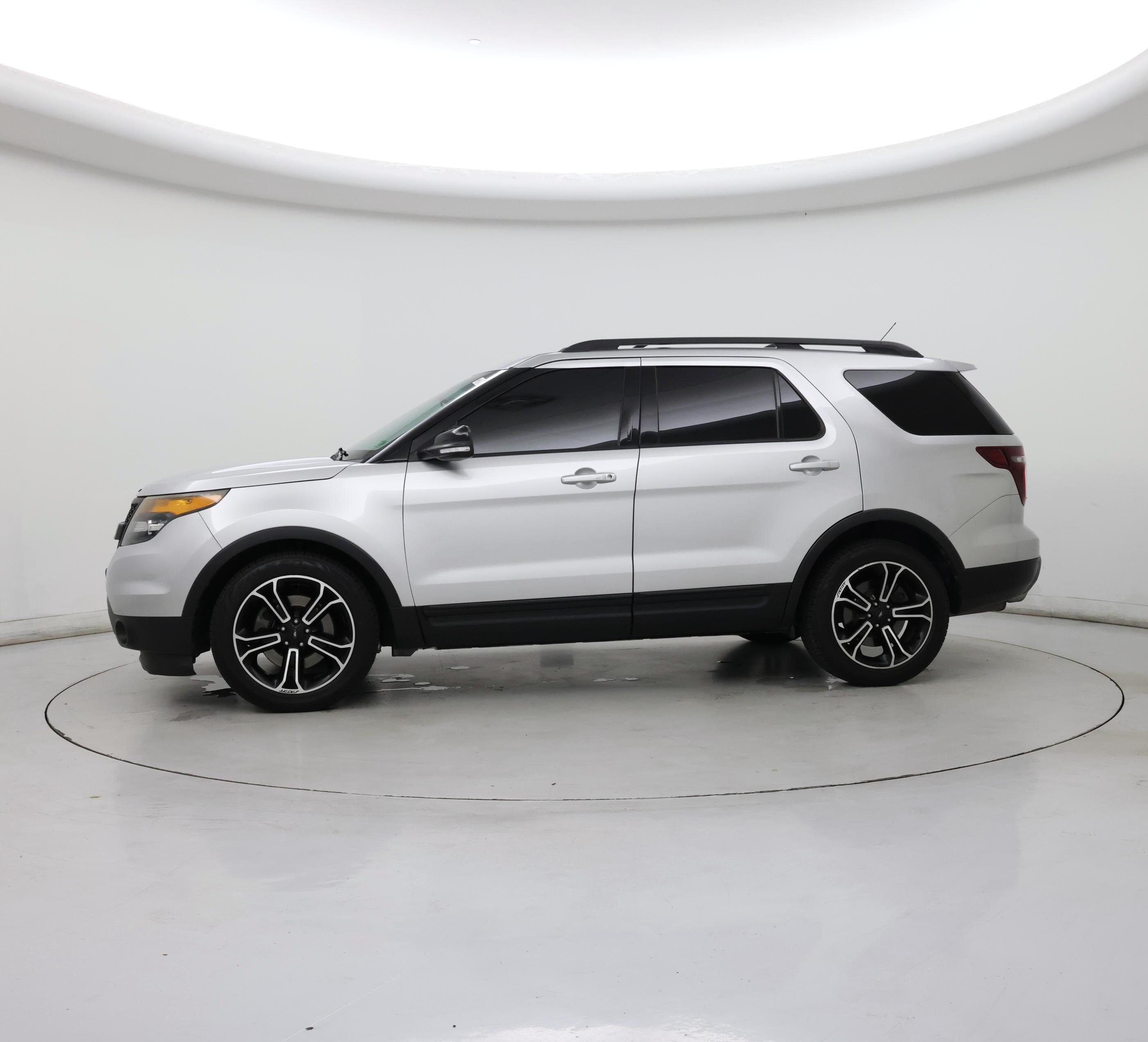 Thumbnail: 2015 Ford Explorer - 3
