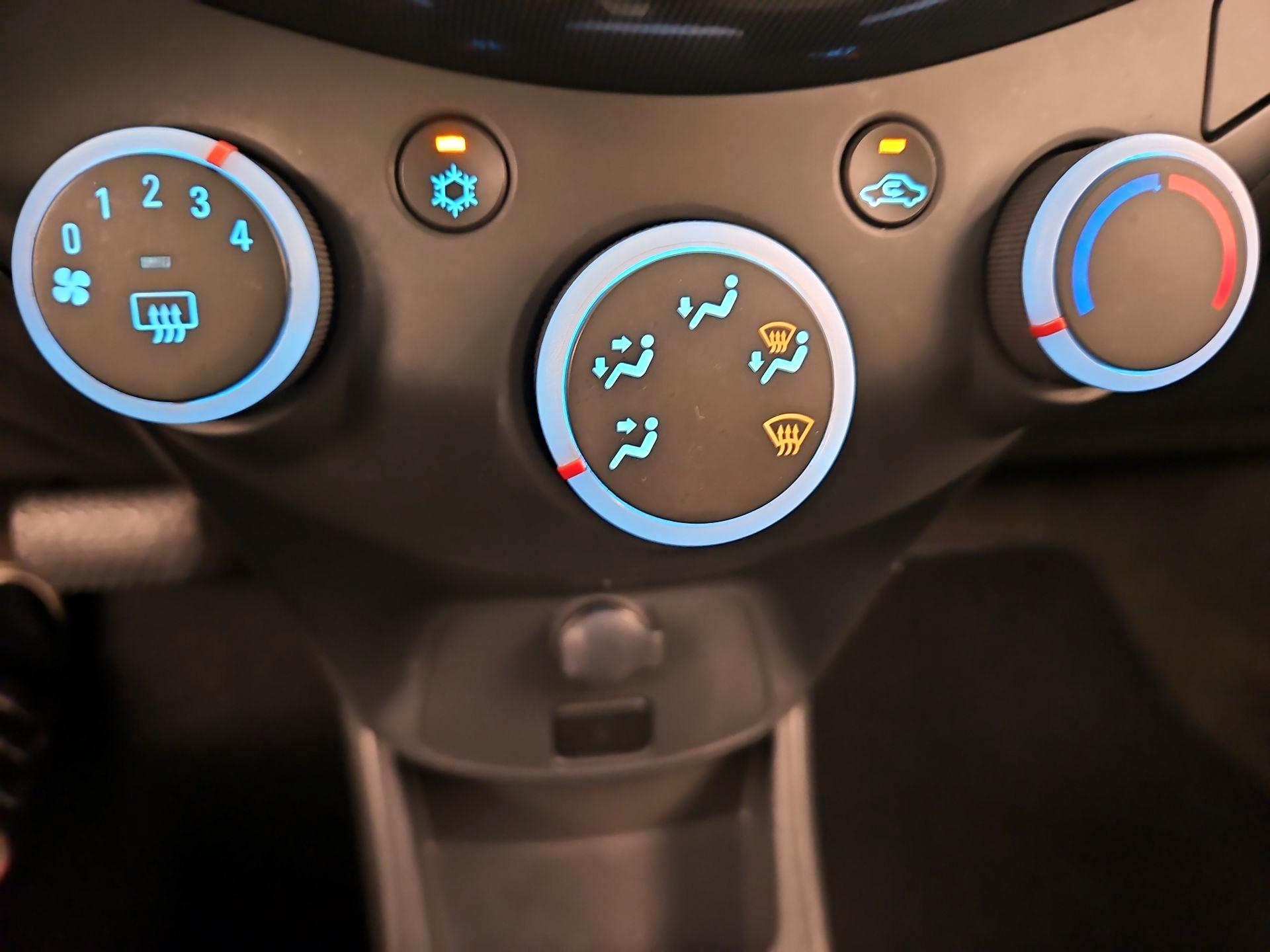 Thumbnail: 2015 Chevrolet Spark - 15