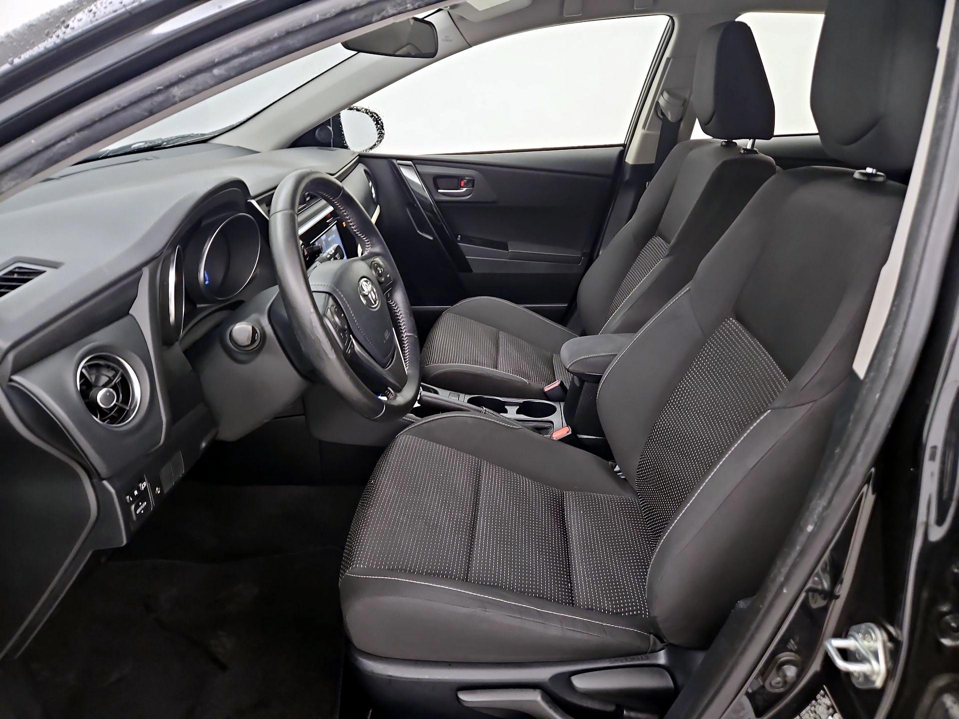 Thumbnail: 2018 Toyota Corolla iM - 11
