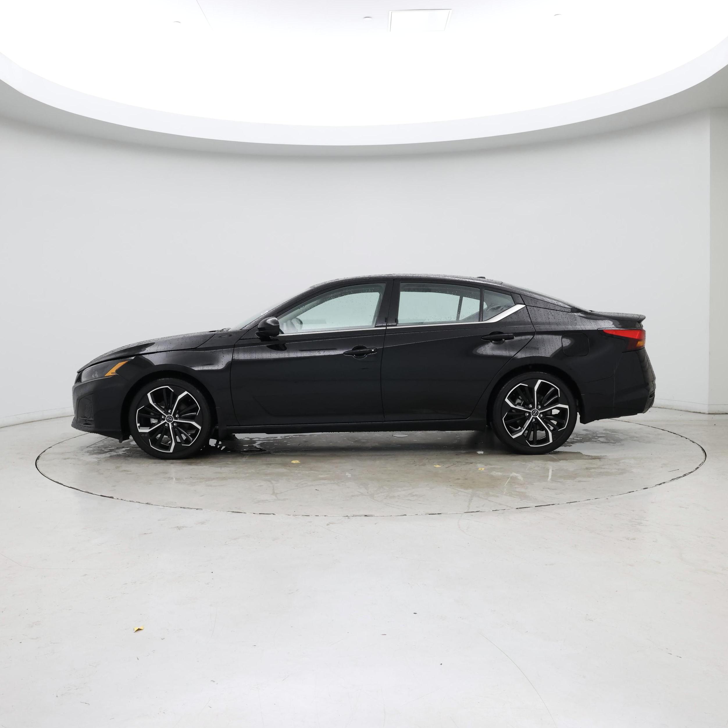 Thumbnail: 2023 Nissan Altima - 3