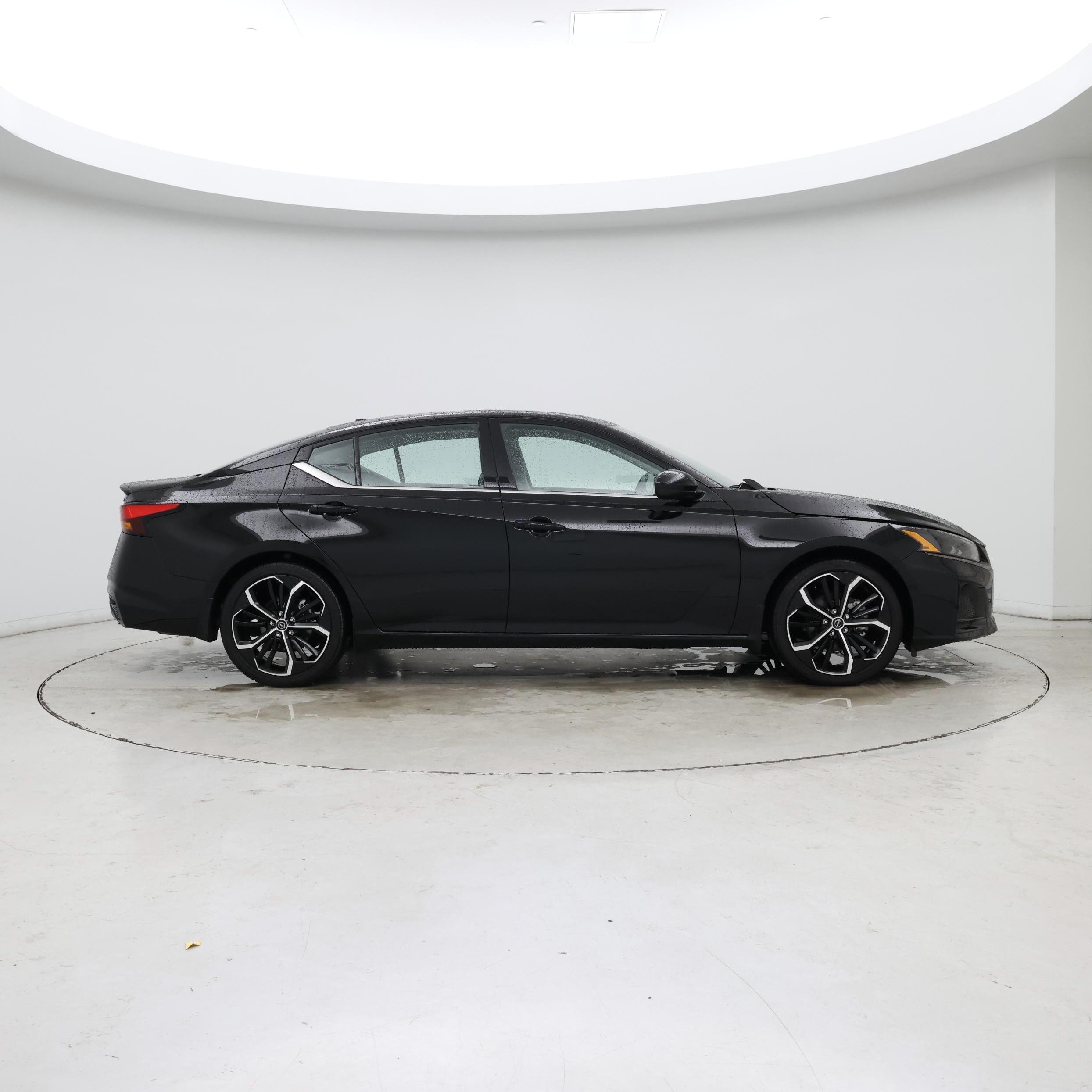 Thumbnail: 2023 Nissan Altima - 7