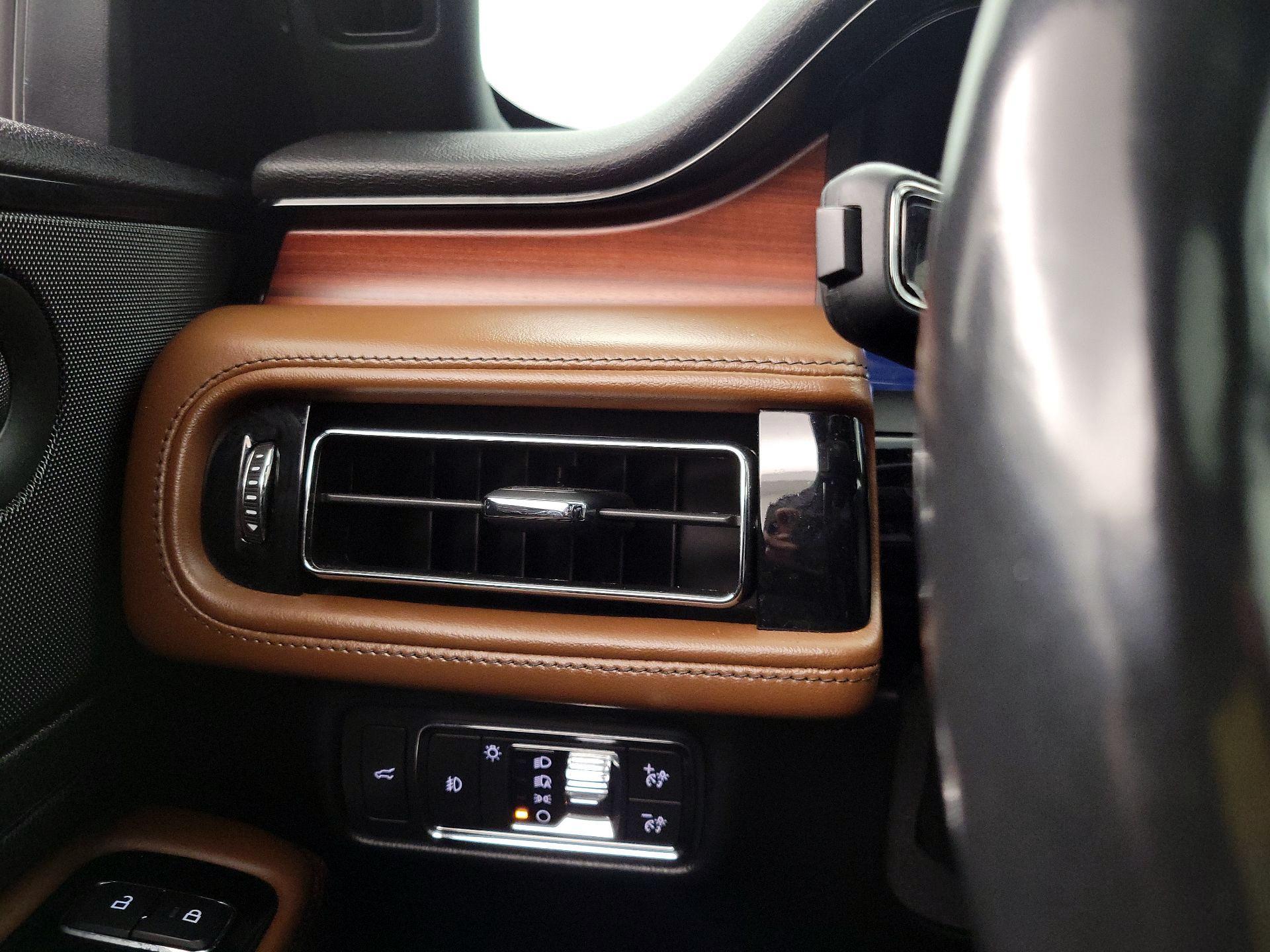 Thumbnail: 2021 Lincoln Aviator - 13