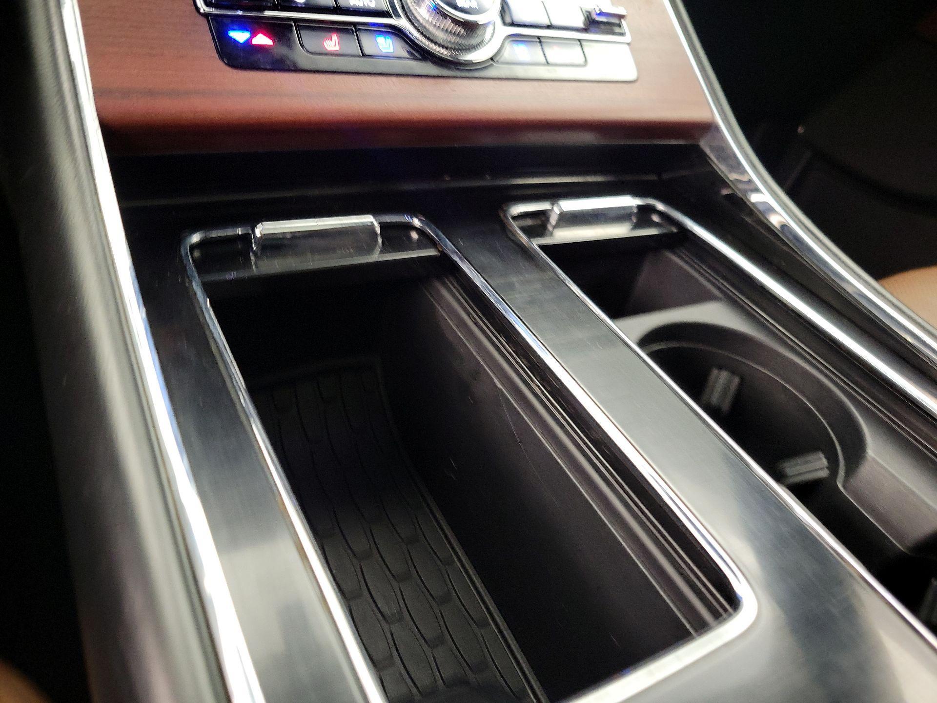 Thumbnail: 2021 Lincoln Aviator - 18