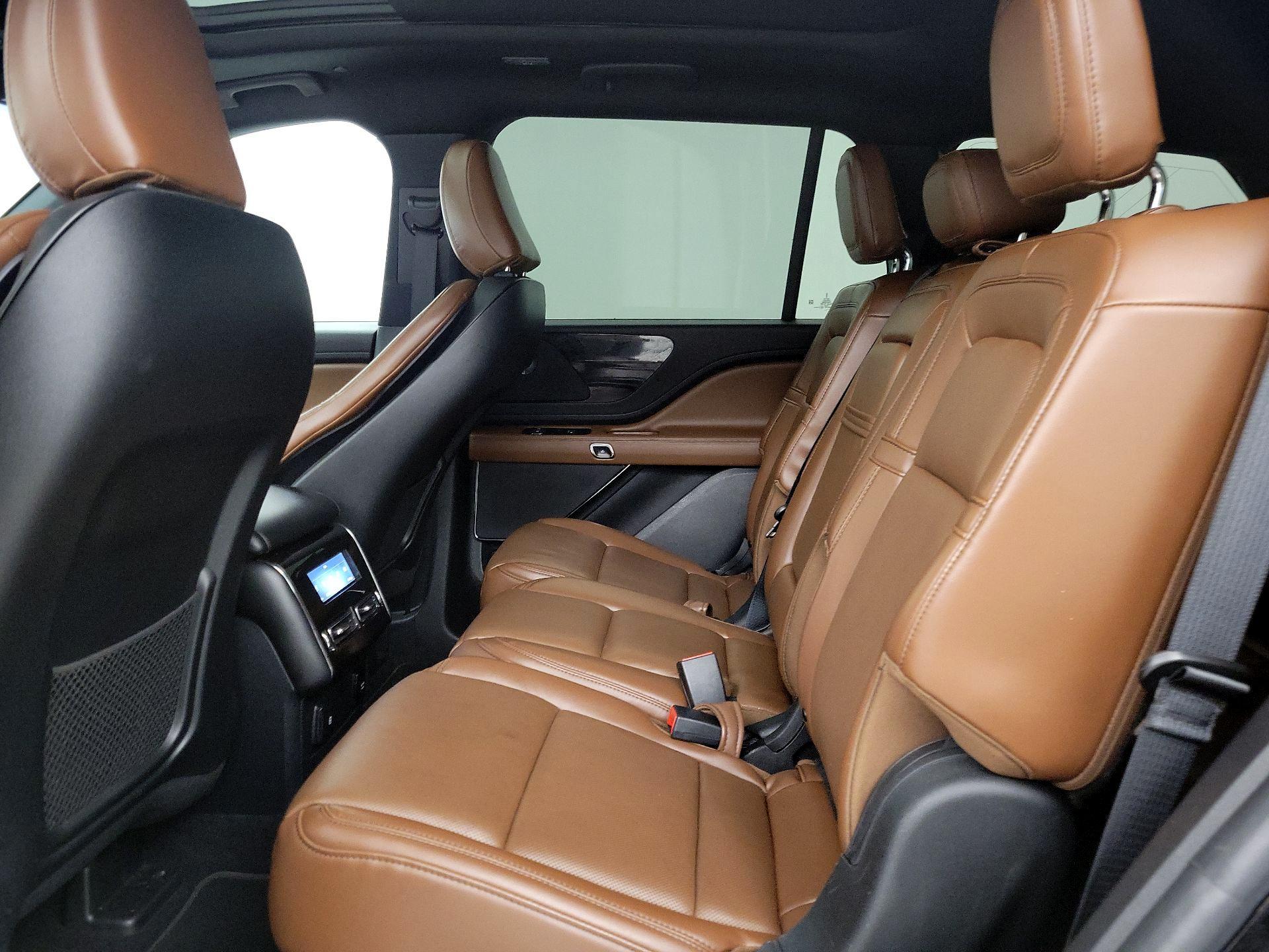 Thumbnail: 2021 Lincoln Aviator - 20