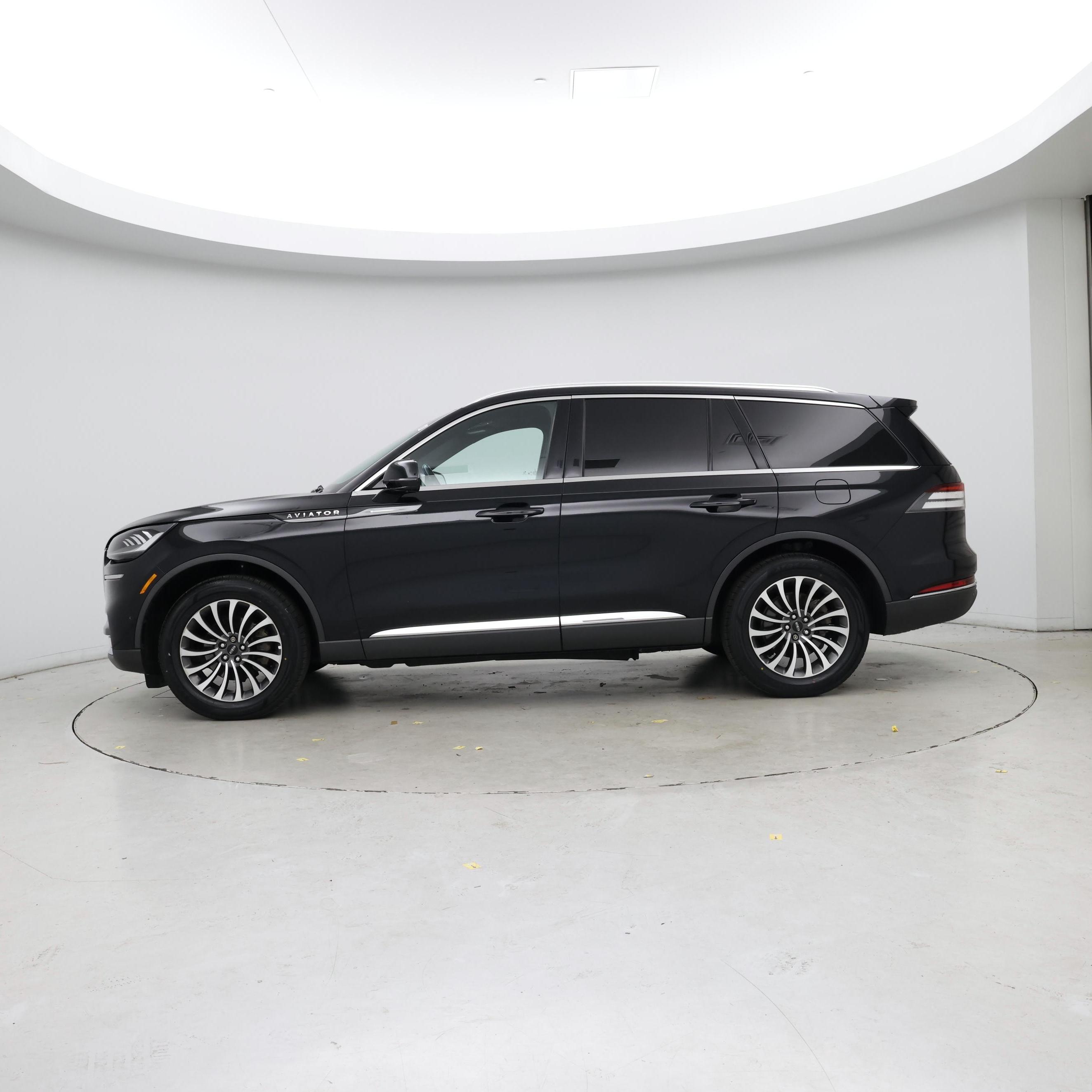 Thumbnail: 2021 Lincoln Aviator - 3