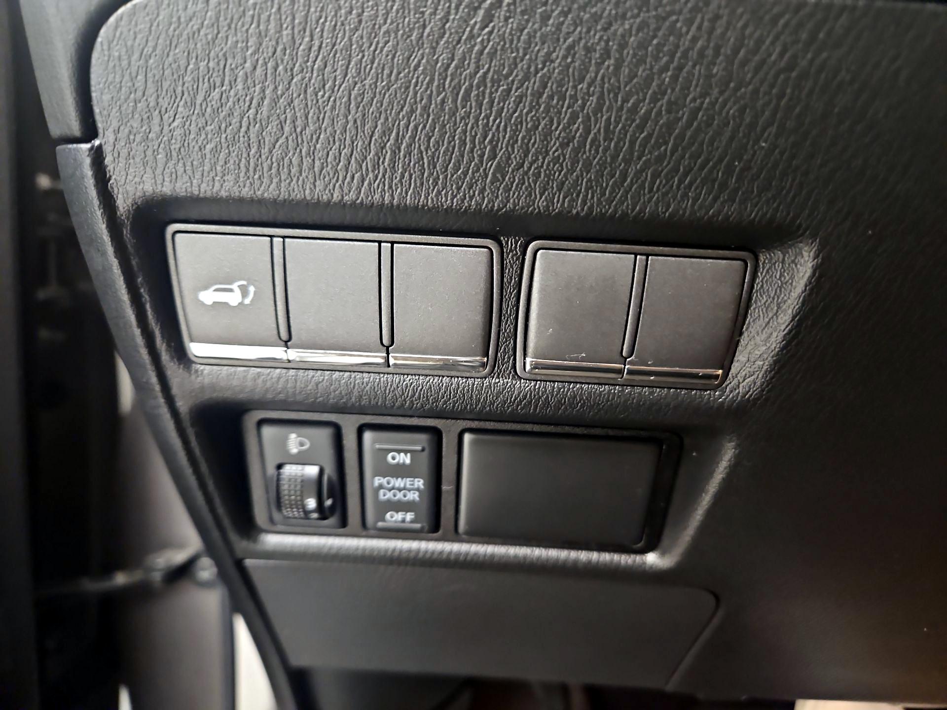 Thumbnail: 2013 INFINITI QX56 - 13