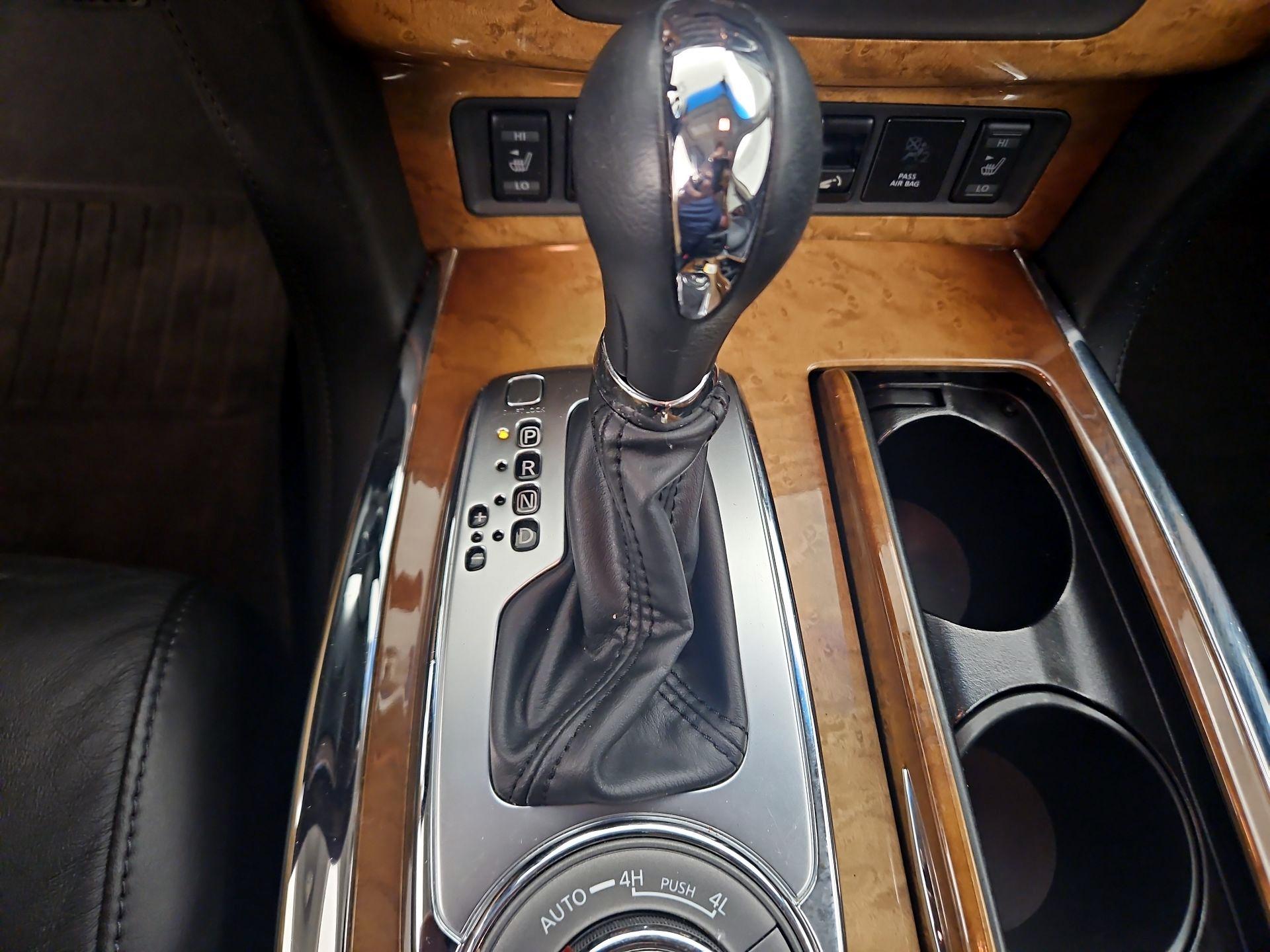 Thumbnail: 2013 INFINITI QX56 - 17