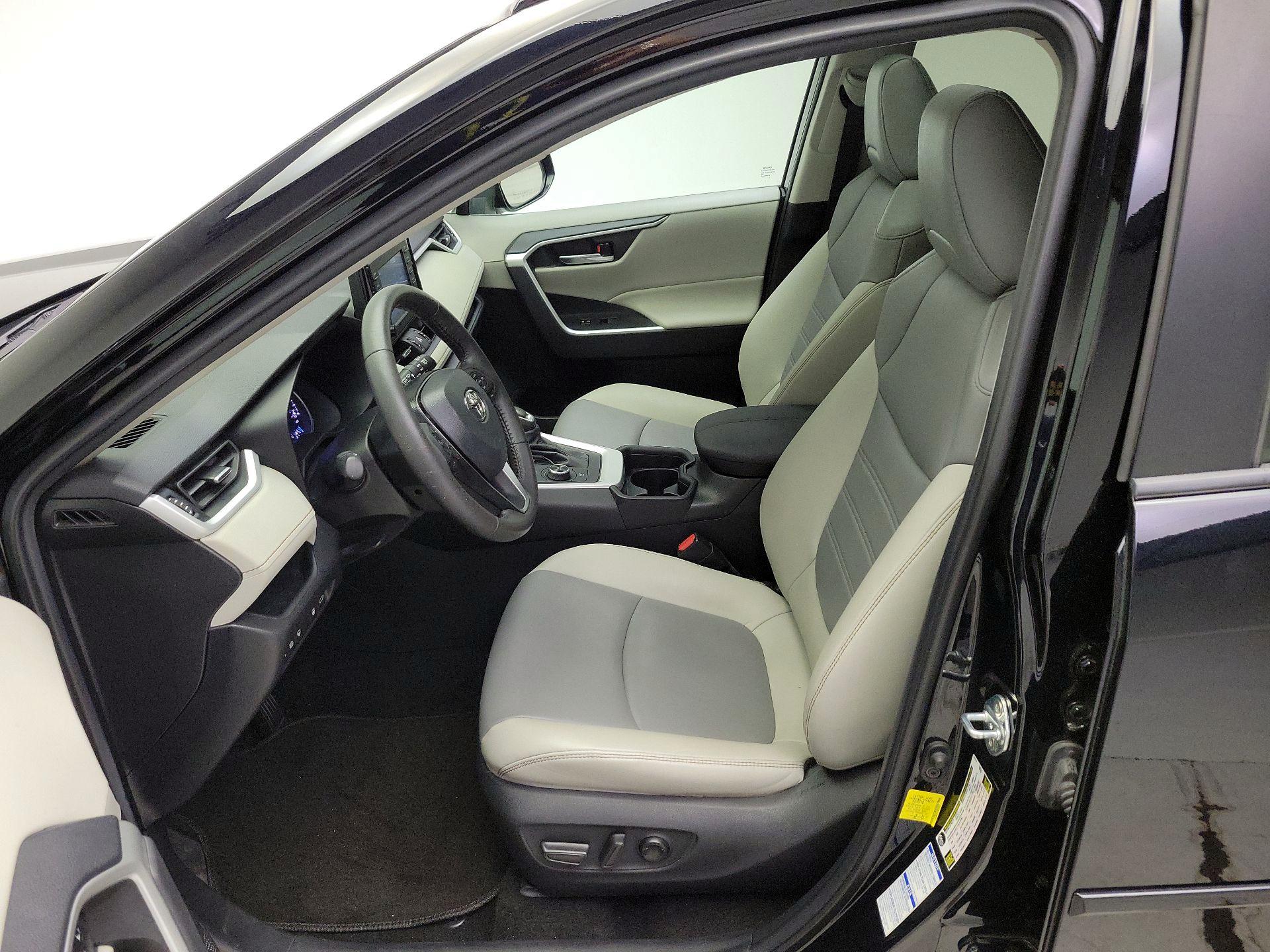 Thumbnail: 2021 Toyota RAV4 - 11