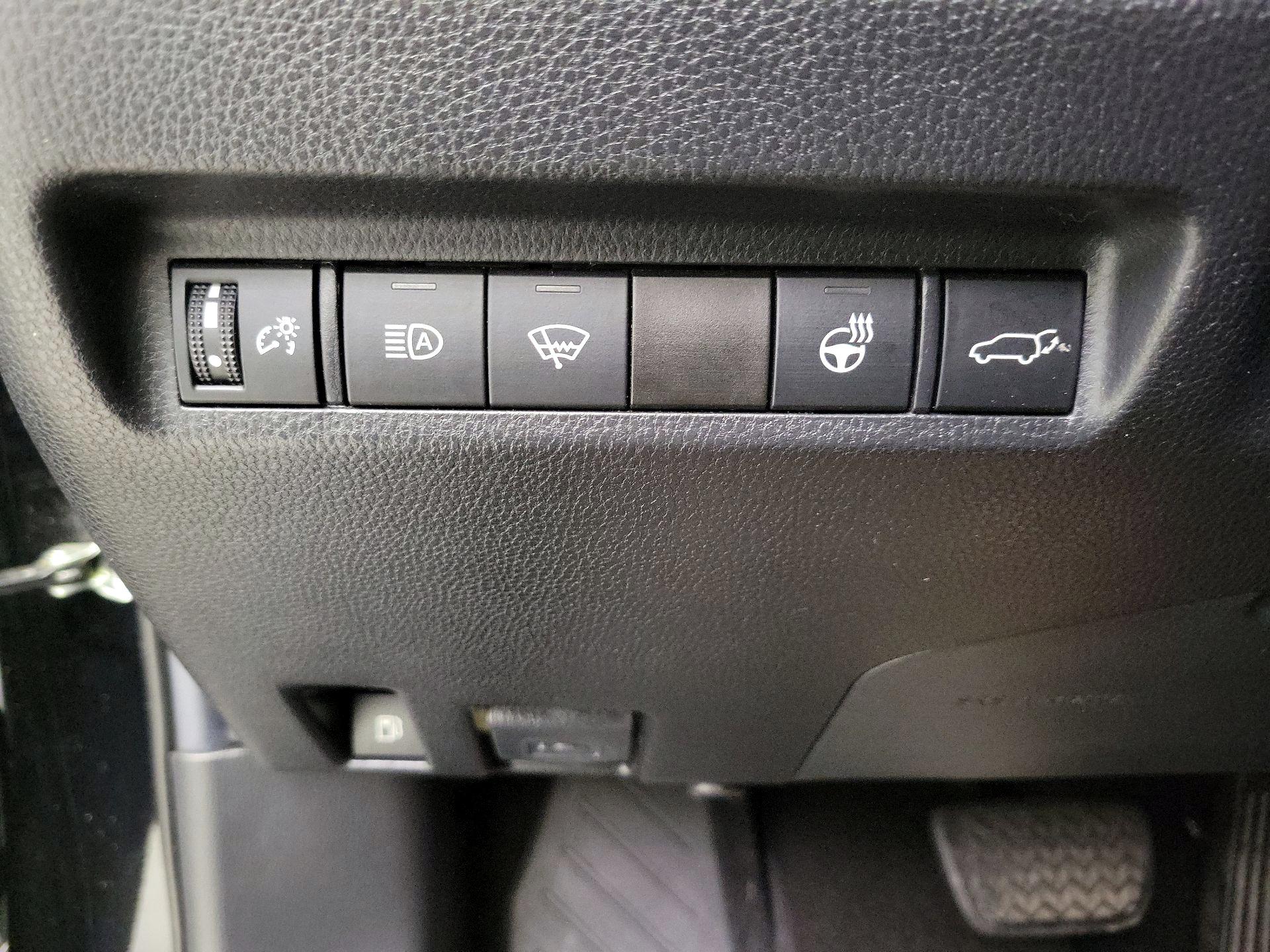 Thumbnail: 2021 Toyota RAV4 - 13