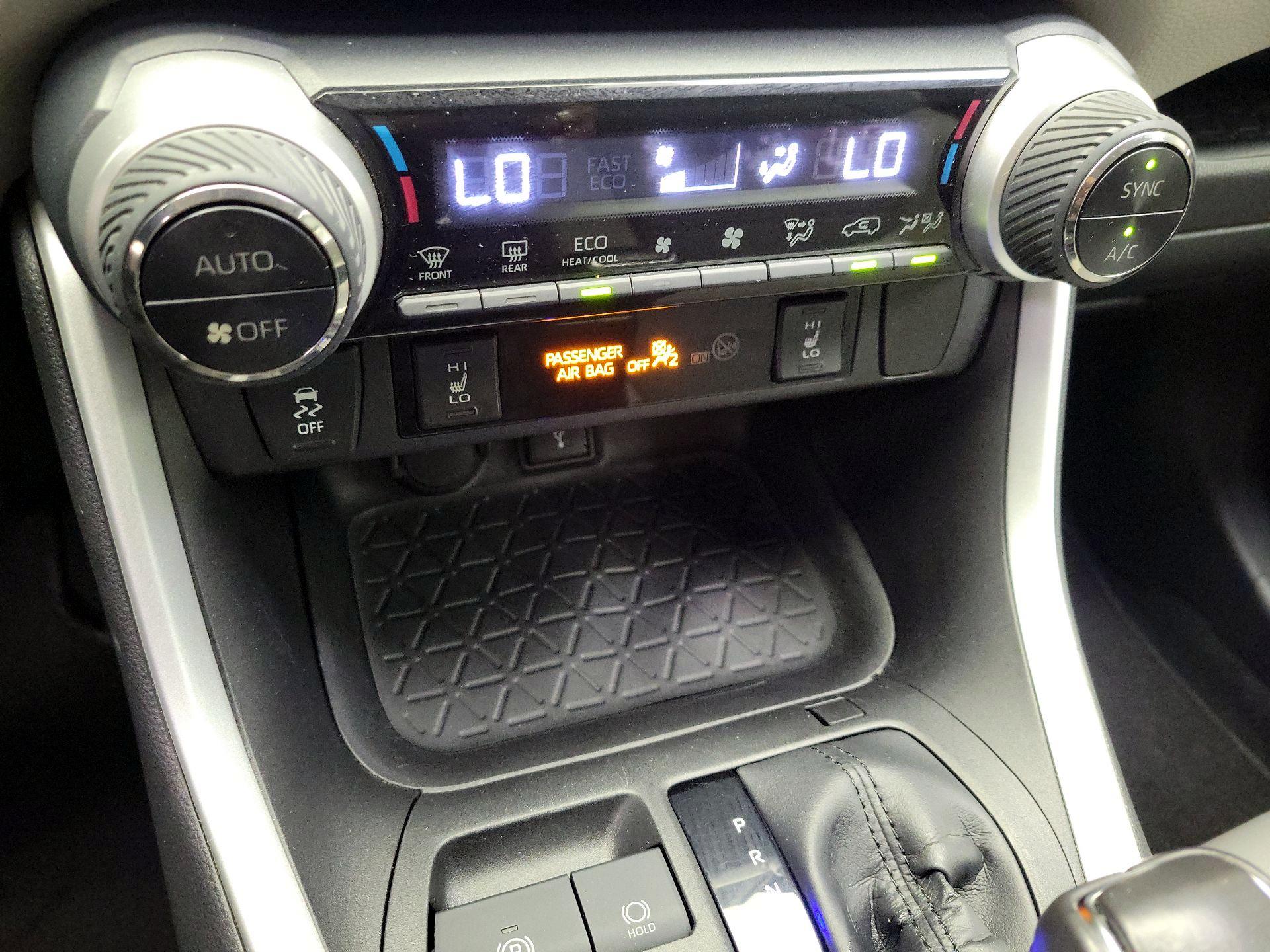 Thumbnail: 2021 Toyota RAV4 - 16