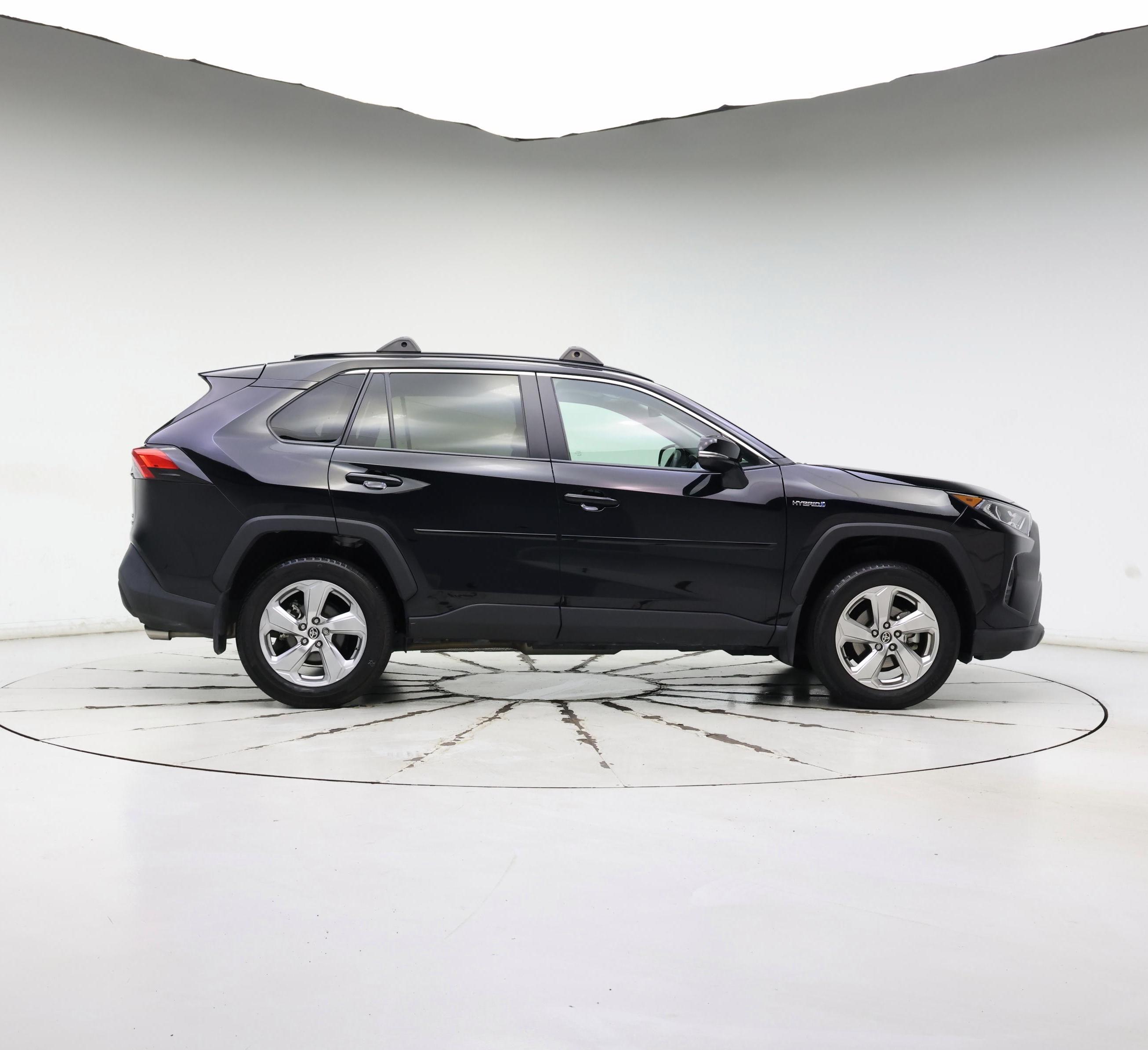 Thumbnail: 2021 Toyota RAV4 - 7