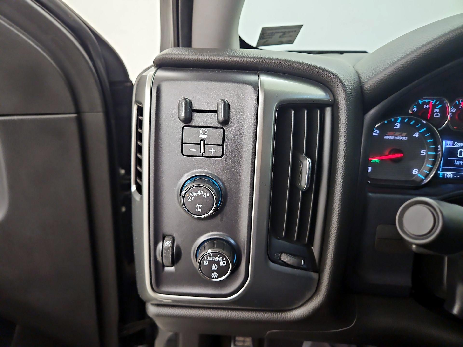 Thumbnail: 2017 Chevrolet Silverado 1500 - 13