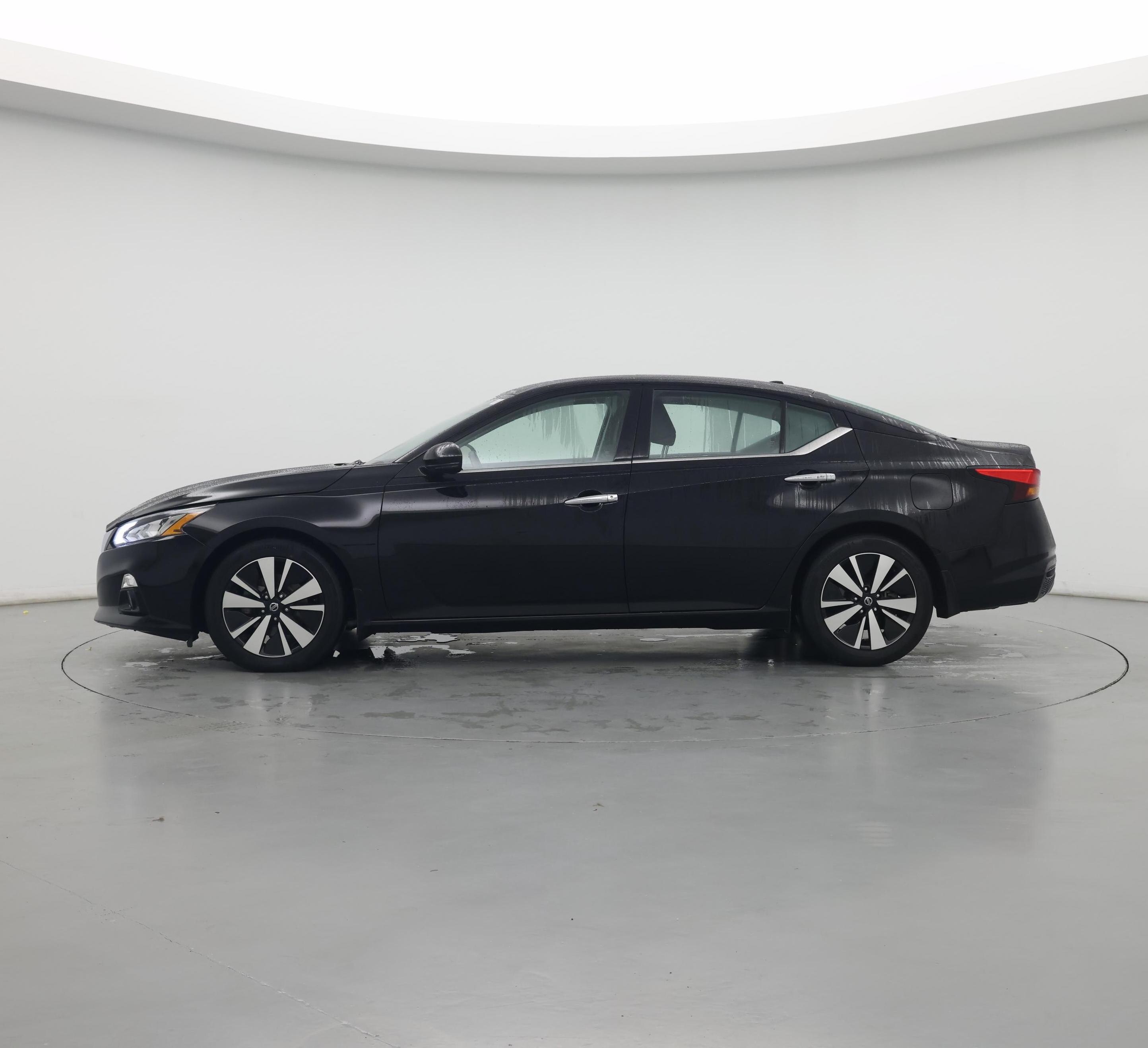 Thumbnail: 2022 Nissan Altima - 3