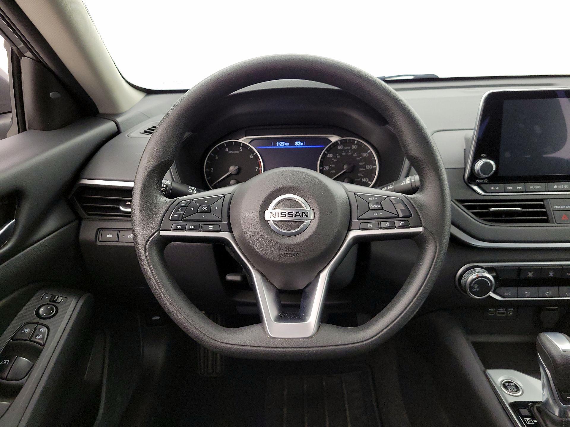 Thumbnail: 2022 Nissan Altima - 10