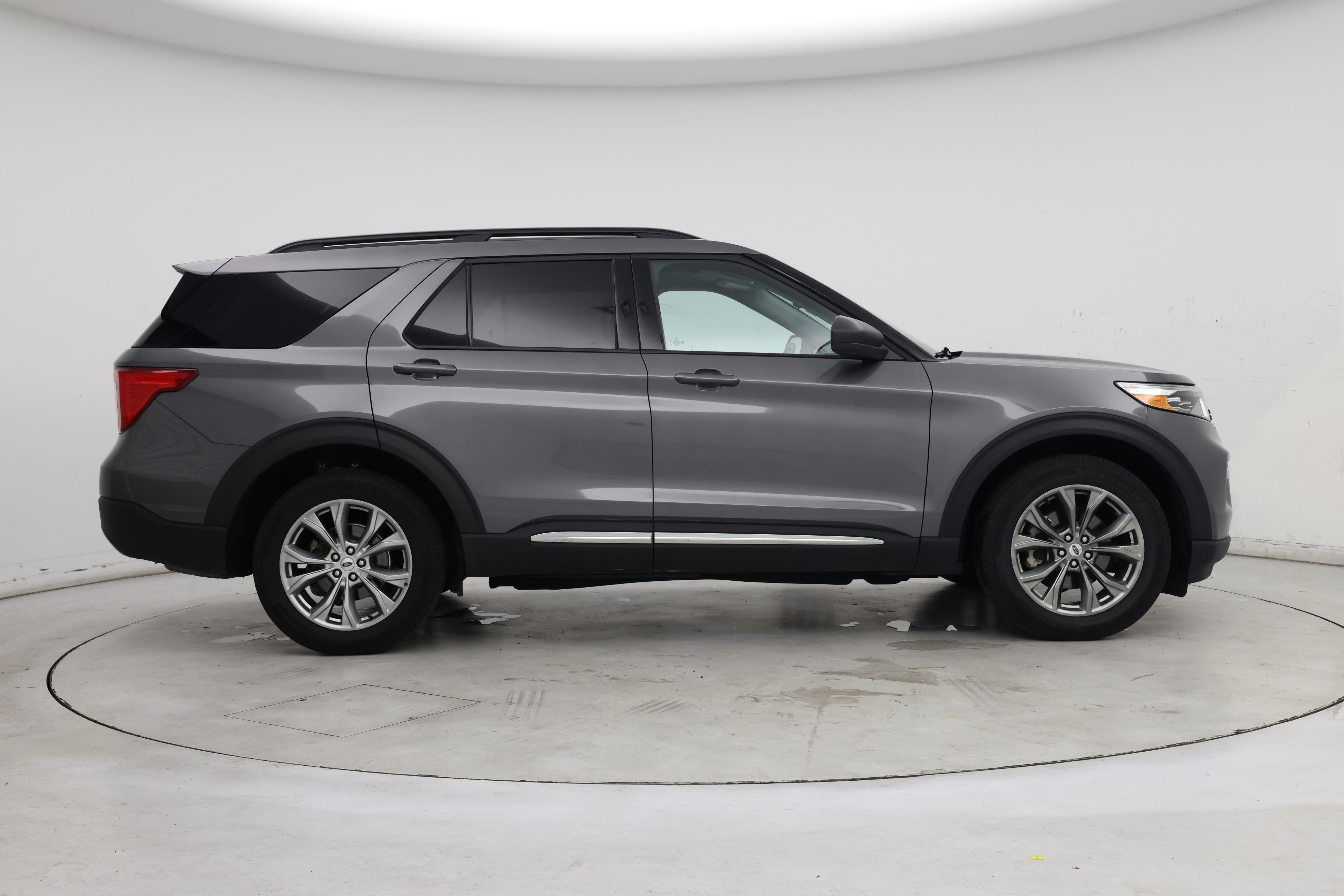 Thumbnail: 2022 Ford Explorer - 7