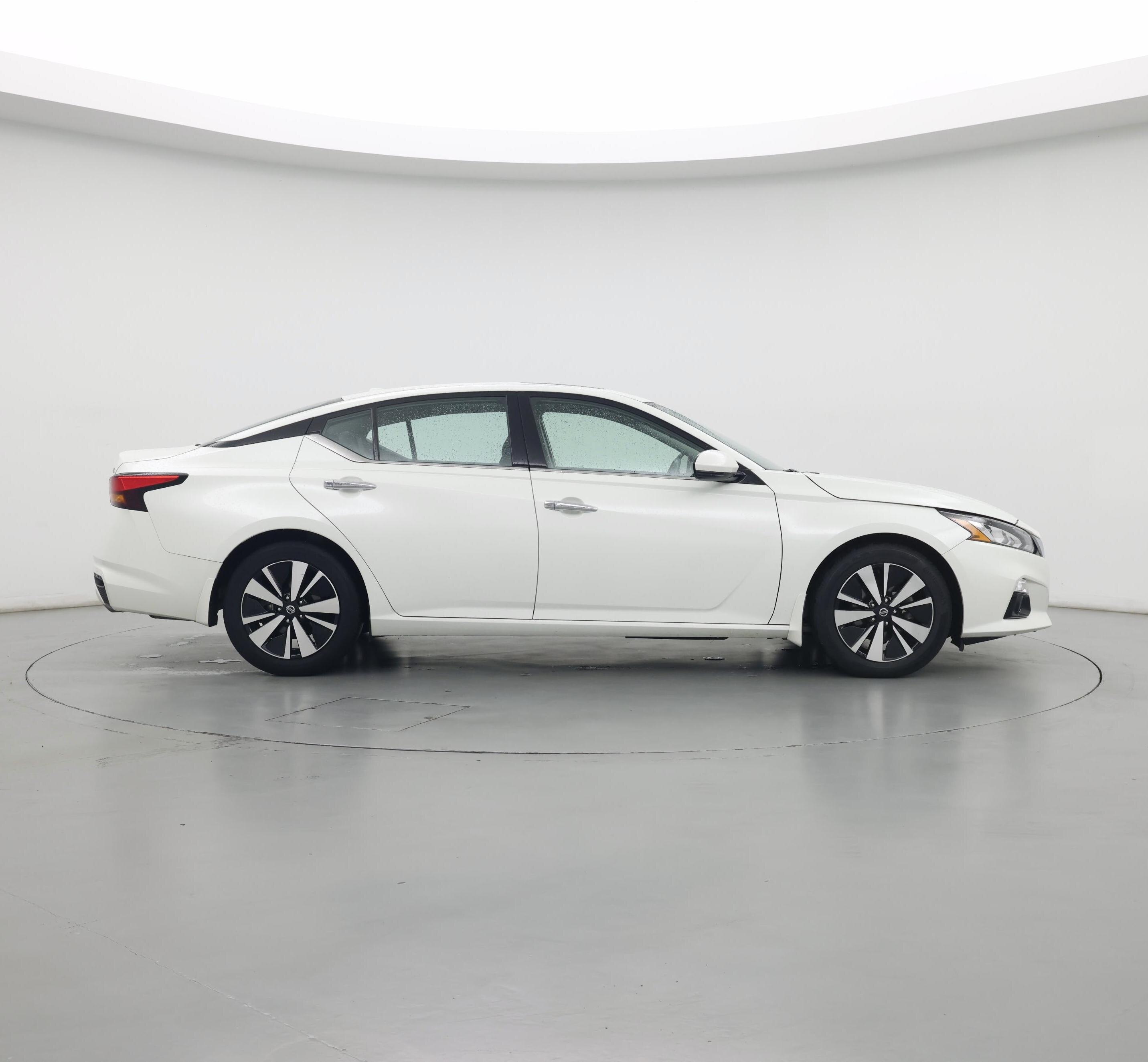 Thumbnail: 2022 Nissan Altima - 7