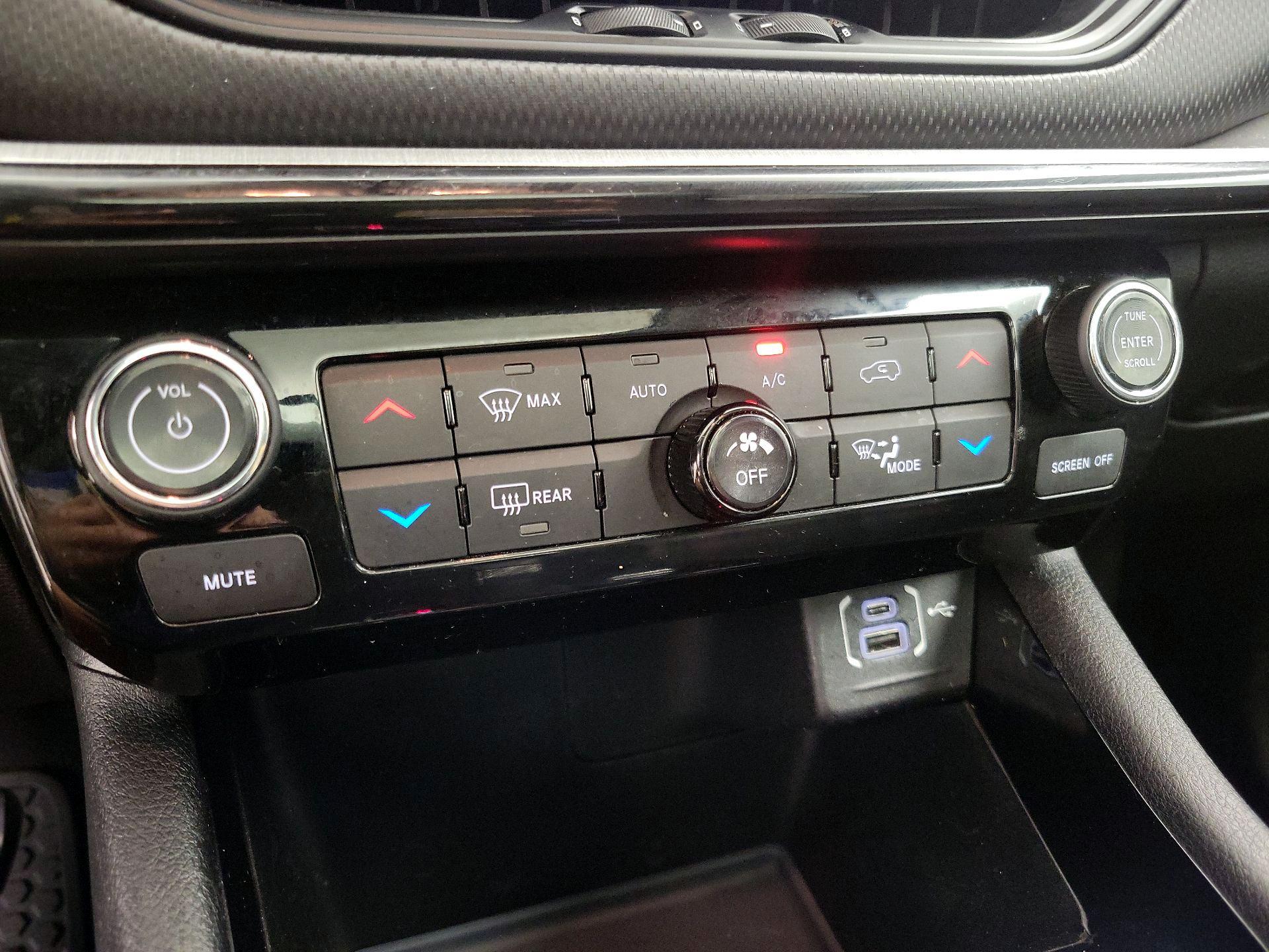 Thumbnail: 2022 Jeep Compass - 17