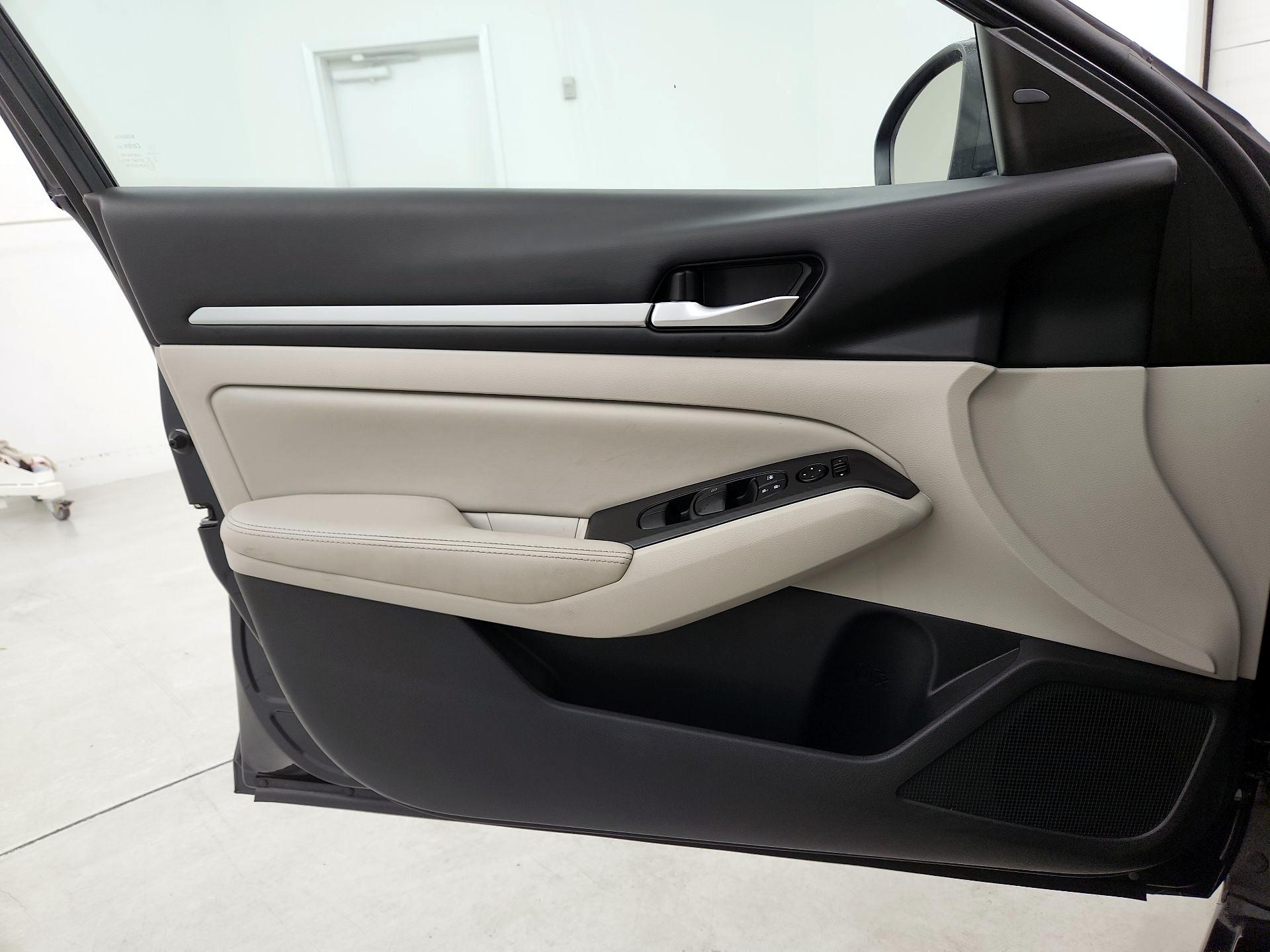 Thumbnail: 2022 Nissan Altima - 12