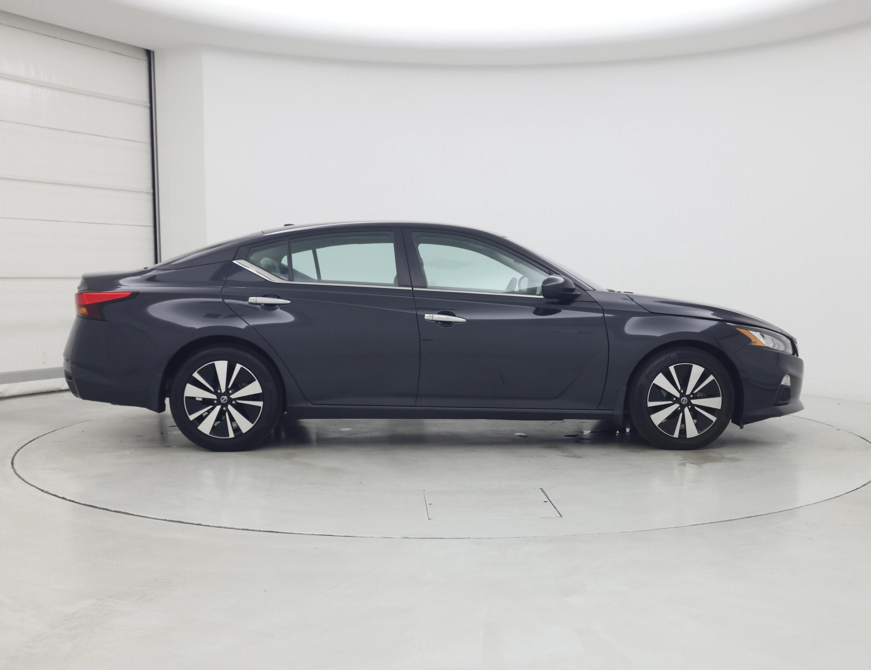 Thumbnail: 2022 Nissan Altima - 7