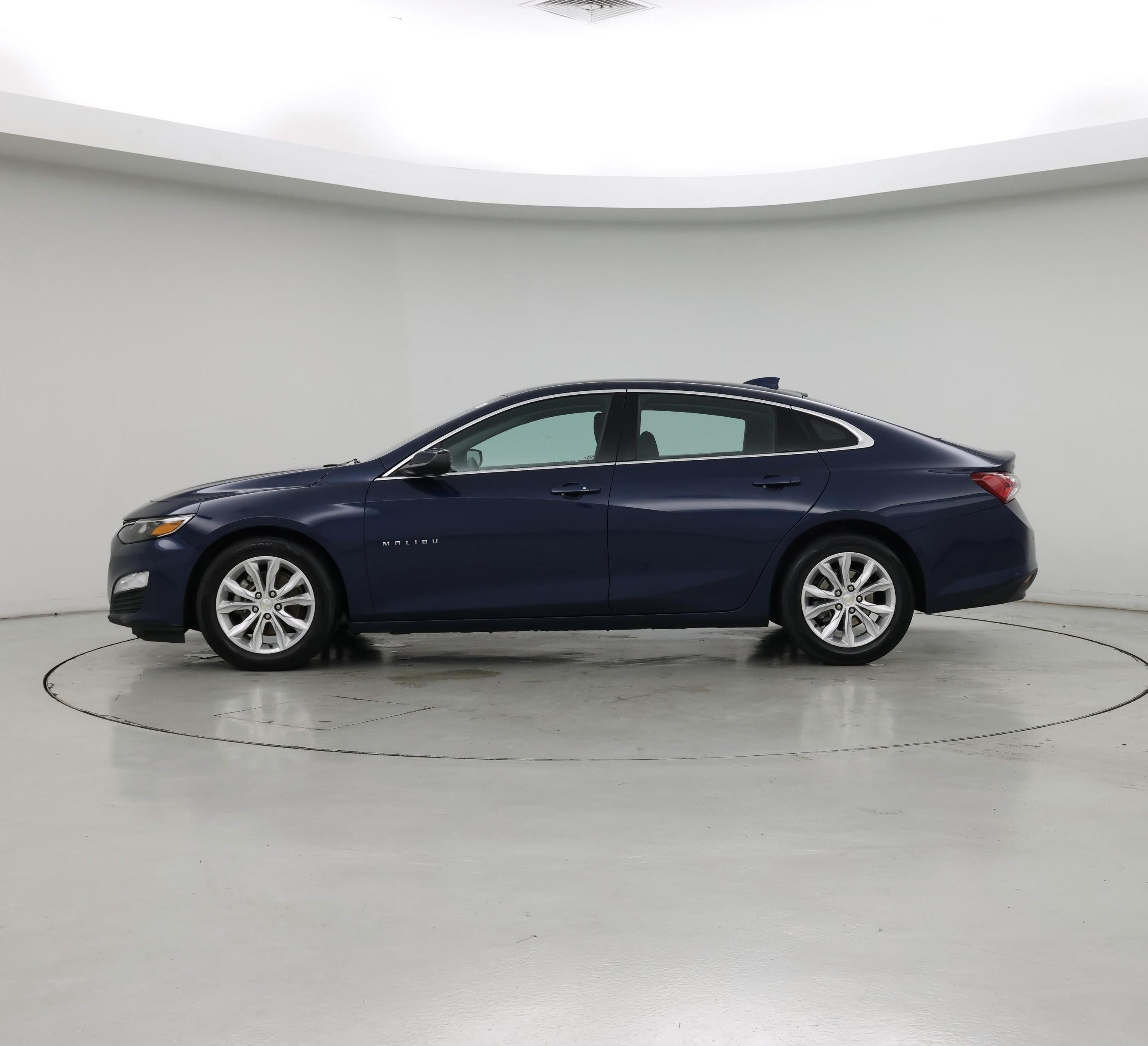 Thumbnail: 2021 Chevrolet Malibu - 3