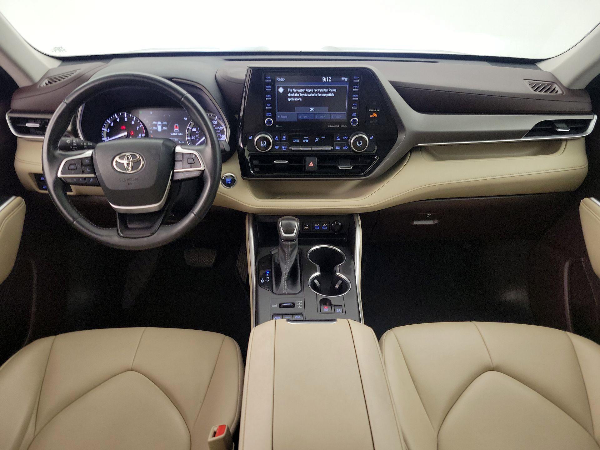 Thumbnail: 2022 Toyota Highlander - 9