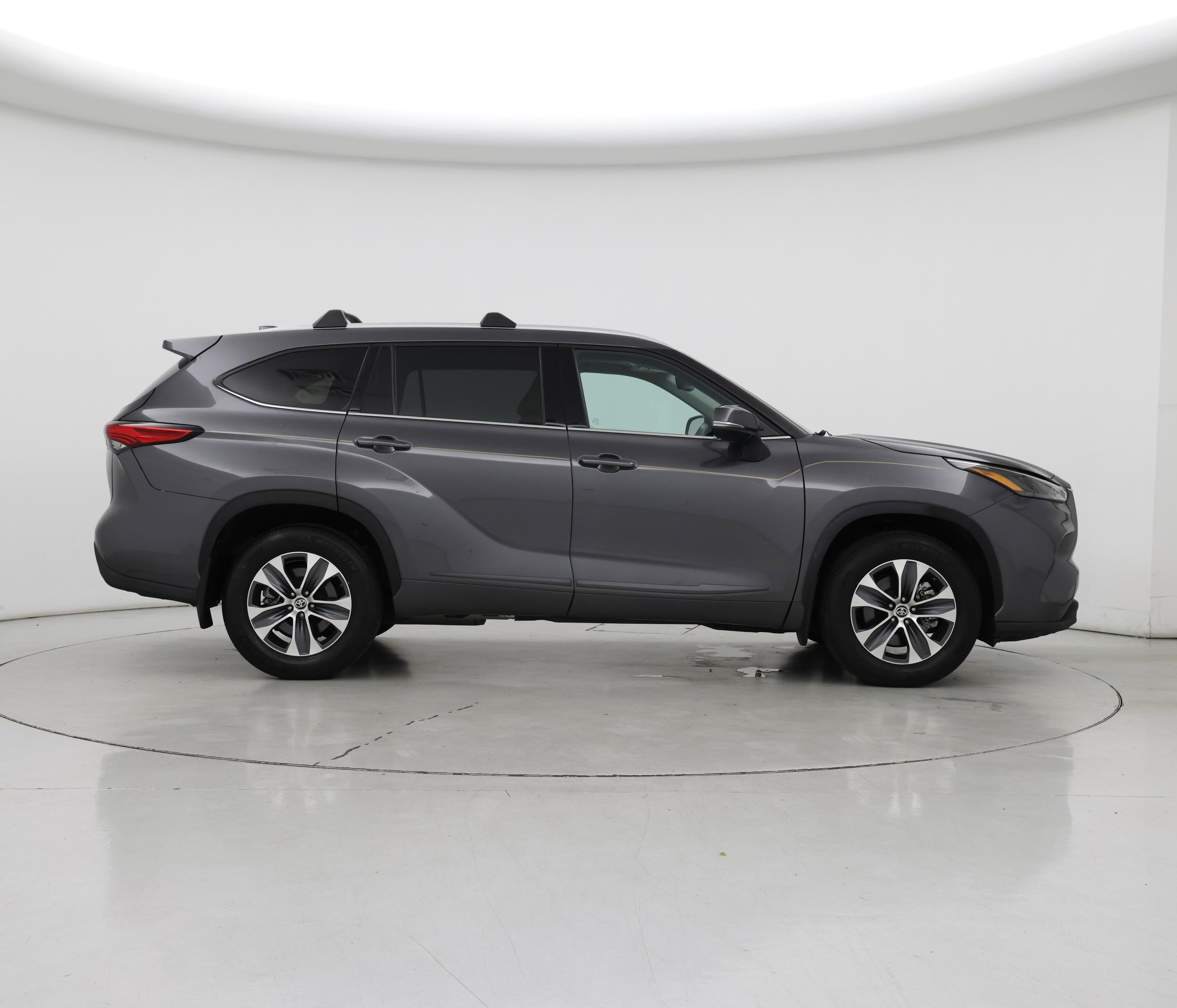 Thumbnail: 2022 Toyota Highlander - 7