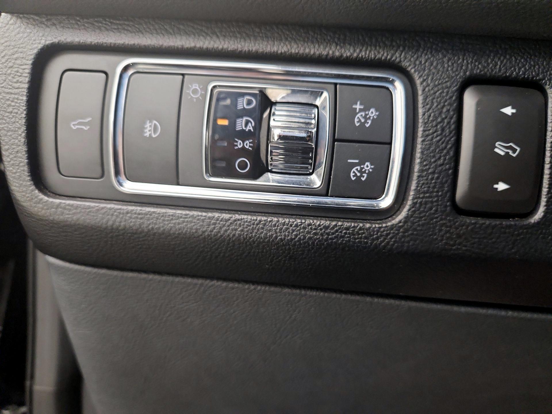 Thumbnail: 2022 Lincoln Navigator - 13