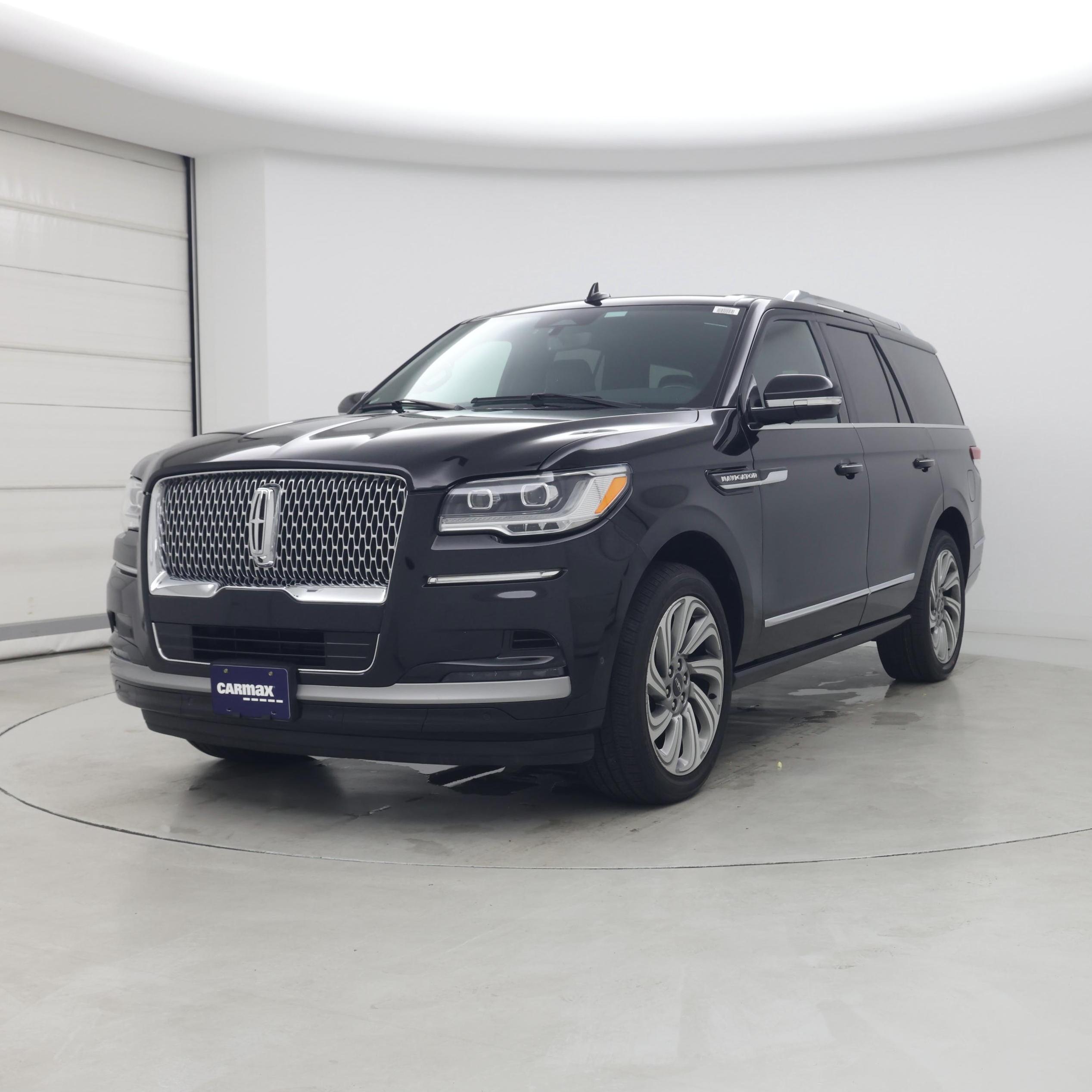 Thumbnail: 2022 Lincoln Navigator - 4