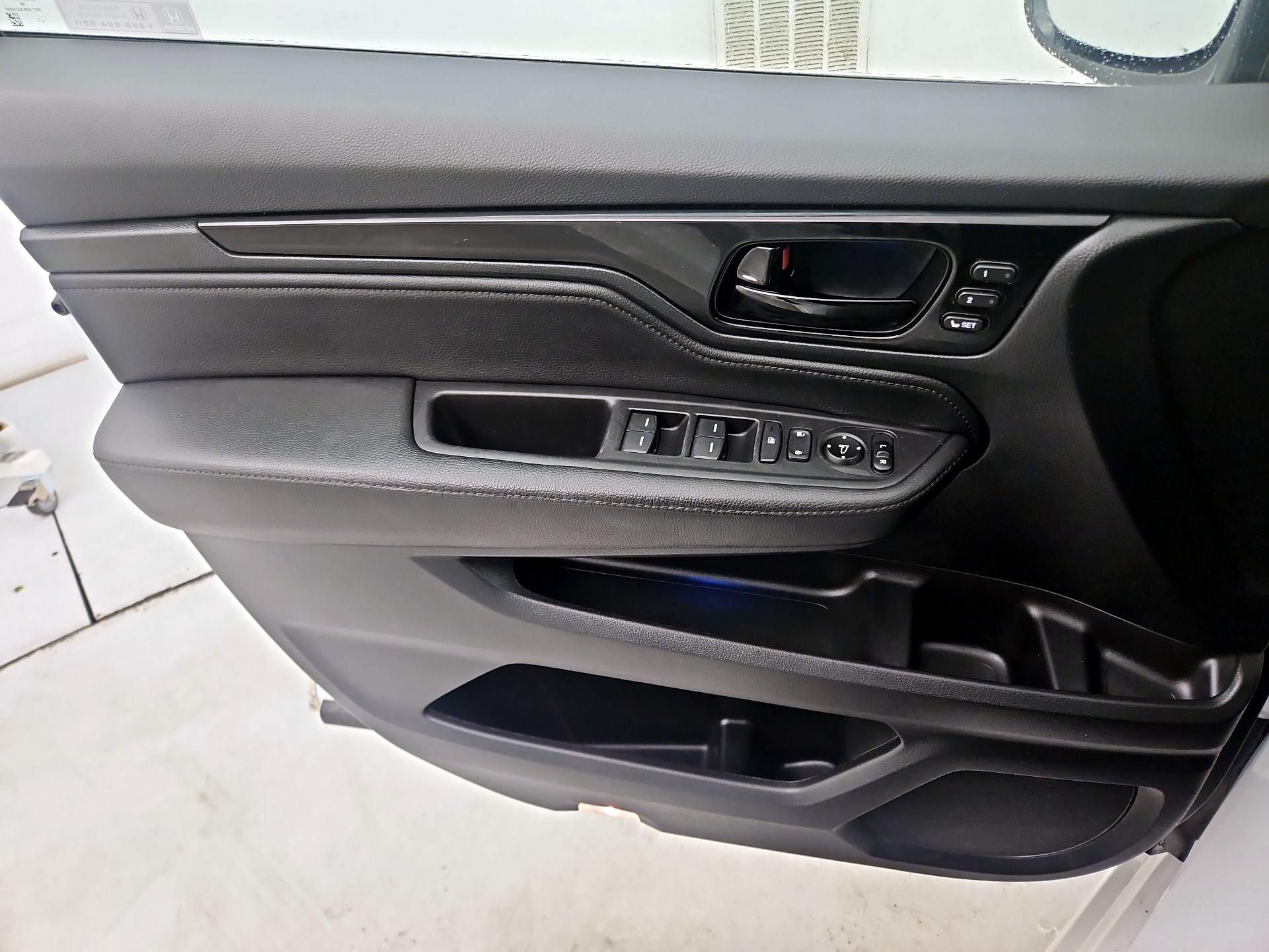 Thumbnail: 2022 Honda Odyssey - 12
