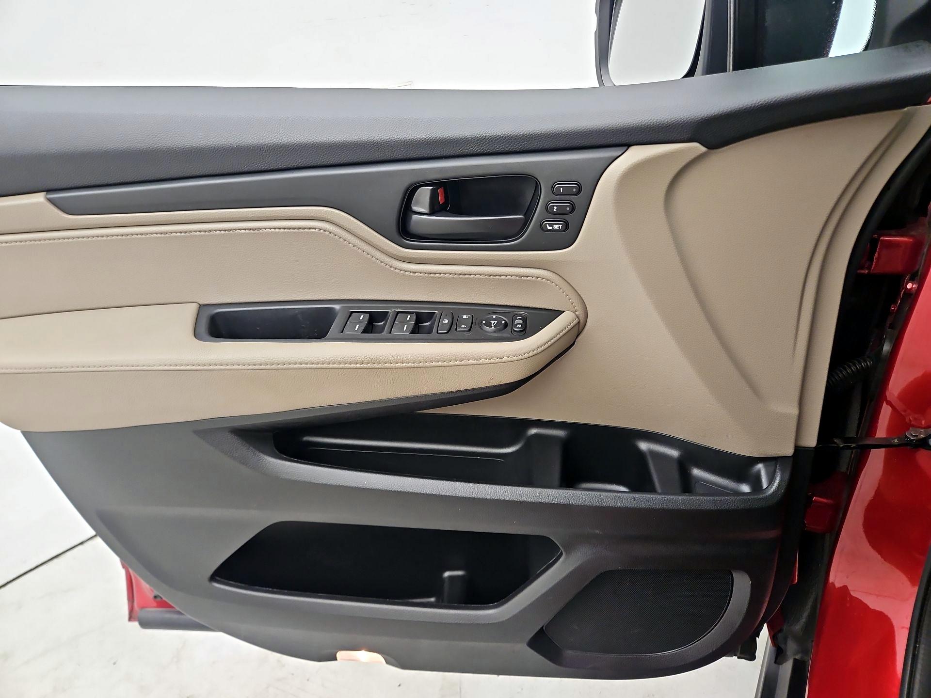 Thumbnail: 2023 Honda Odyssey - 12