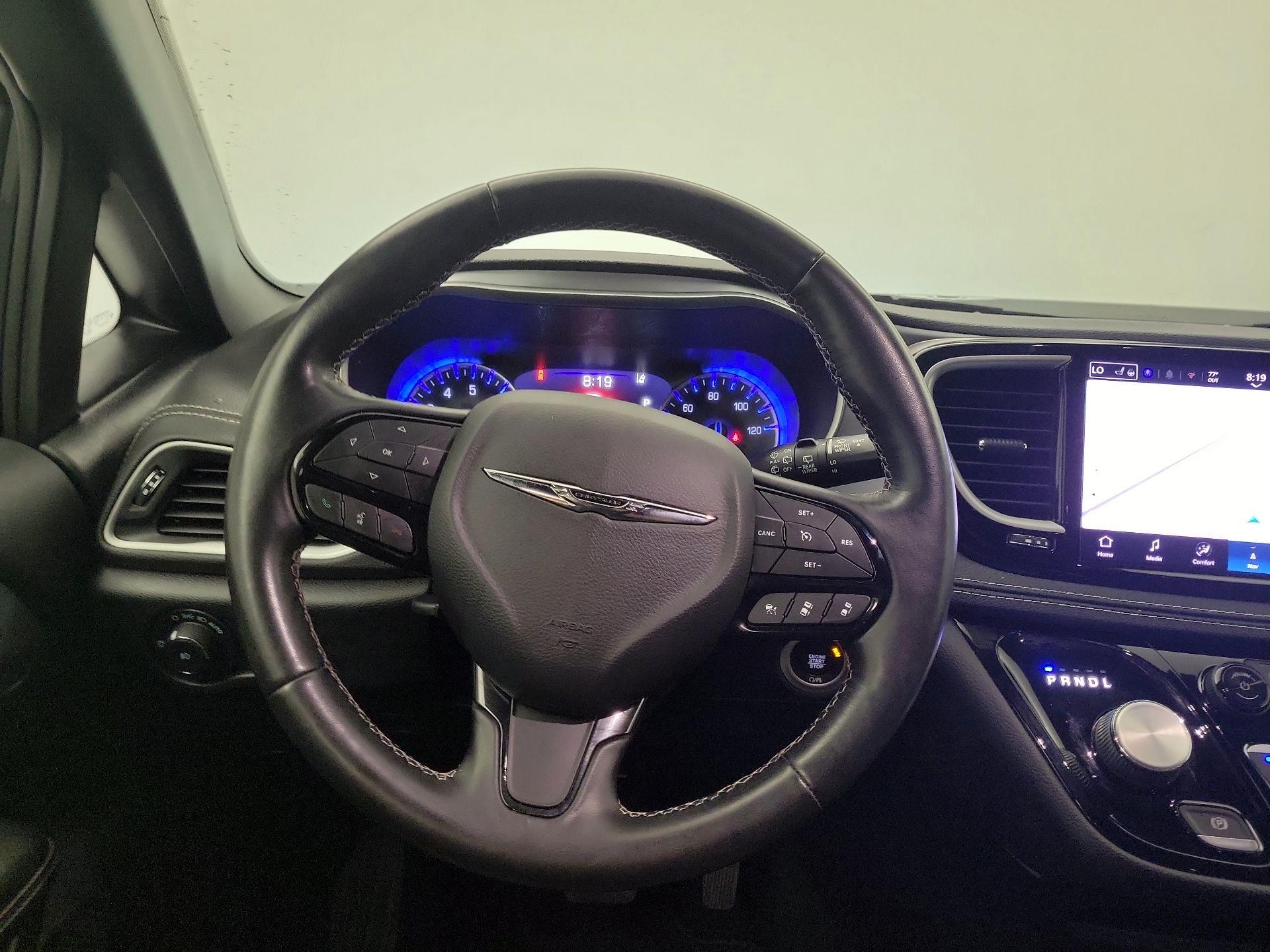 Thumbnail: 2021 Chrysler Pacifica - 10